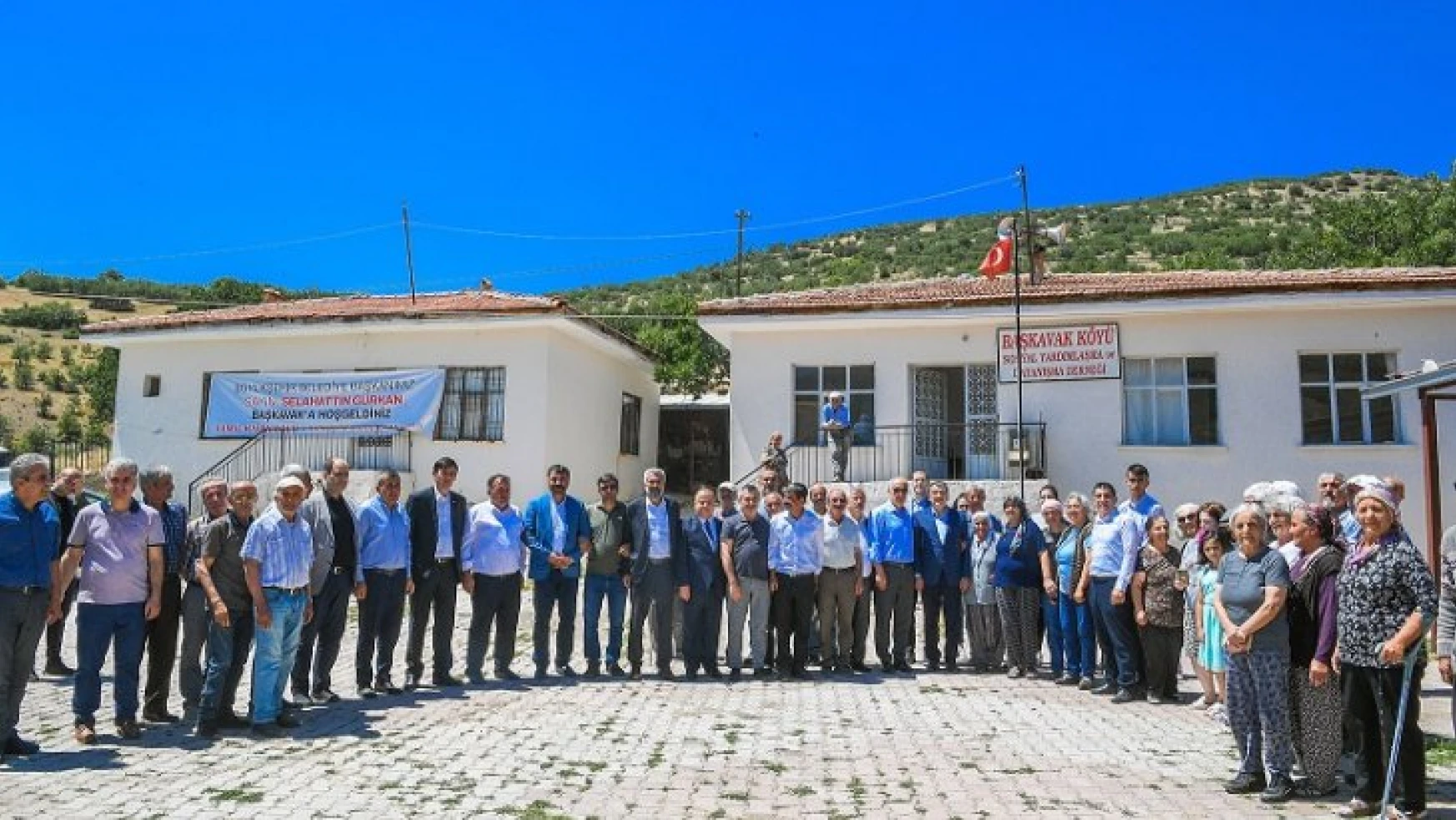 Başkan Gürkan Hekimhan ilçesi Ballıkaya ve Başkavak mahallelerini ziyaret etti