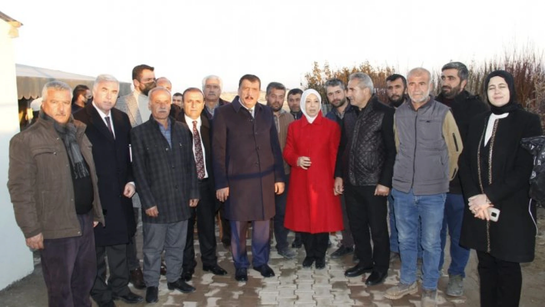 Başkan Gürkan ile Milletvekili Çalık ve İl Başkanı Koca Pazar esnaflarını ziyaret etti