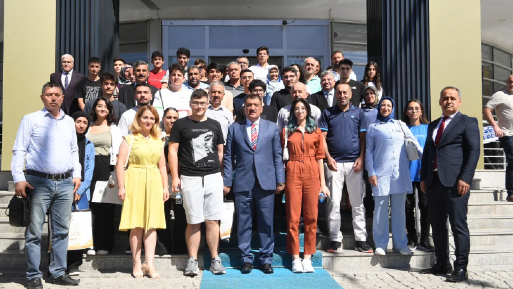 Başkan Gürkan YKS'de Başarı Elde Eden Öğrencilerle Bir Araya Geldi