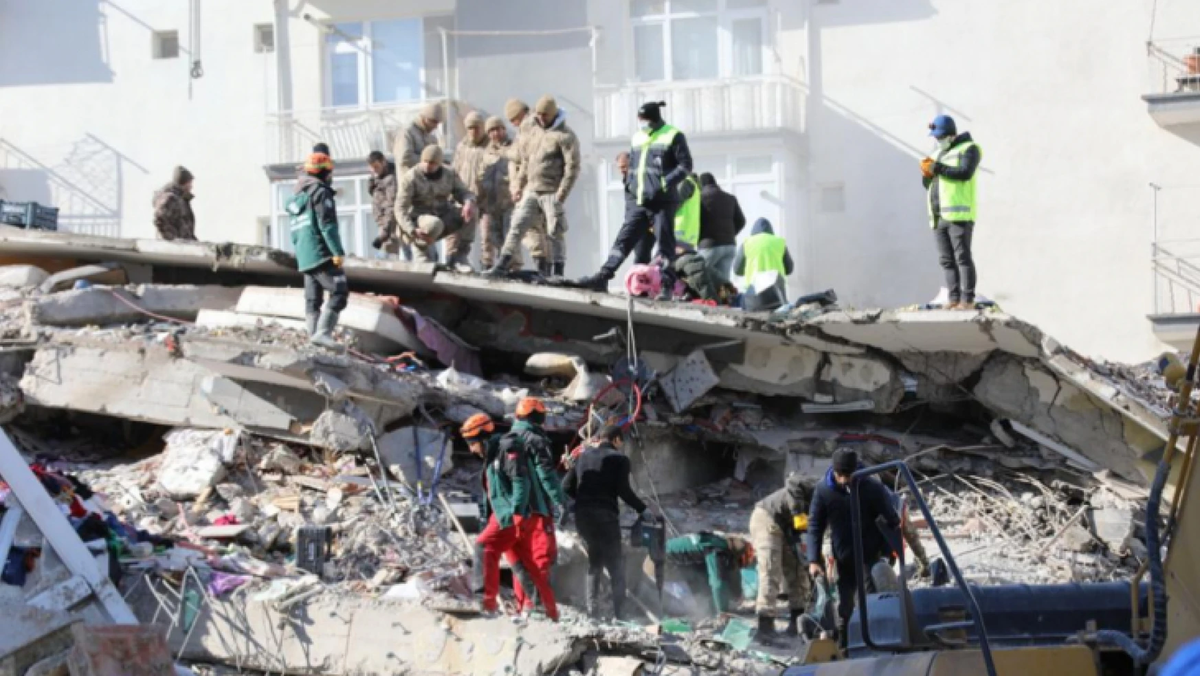 Başkan Şerifoğulları Deprem Bölgesi Malatya'daki Yardım Çalışmalarını Sürdürüyor