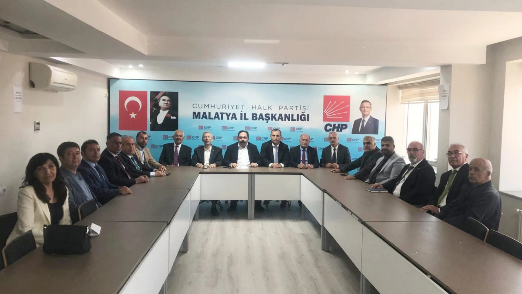Başkan Yıldız, Belediye Başkanları ve Büyükşehir Belediye Meclis Üyeleriyle Ortak Basın Açıklaması Yaptı