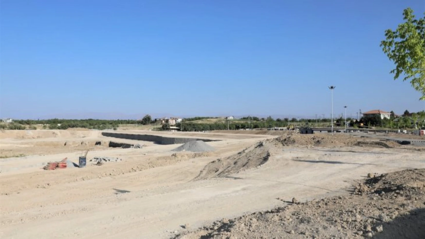 Battalgazi'deki Kırkgöz Sahil Parkı Projesi Tüm Hızıyla Sürüyor