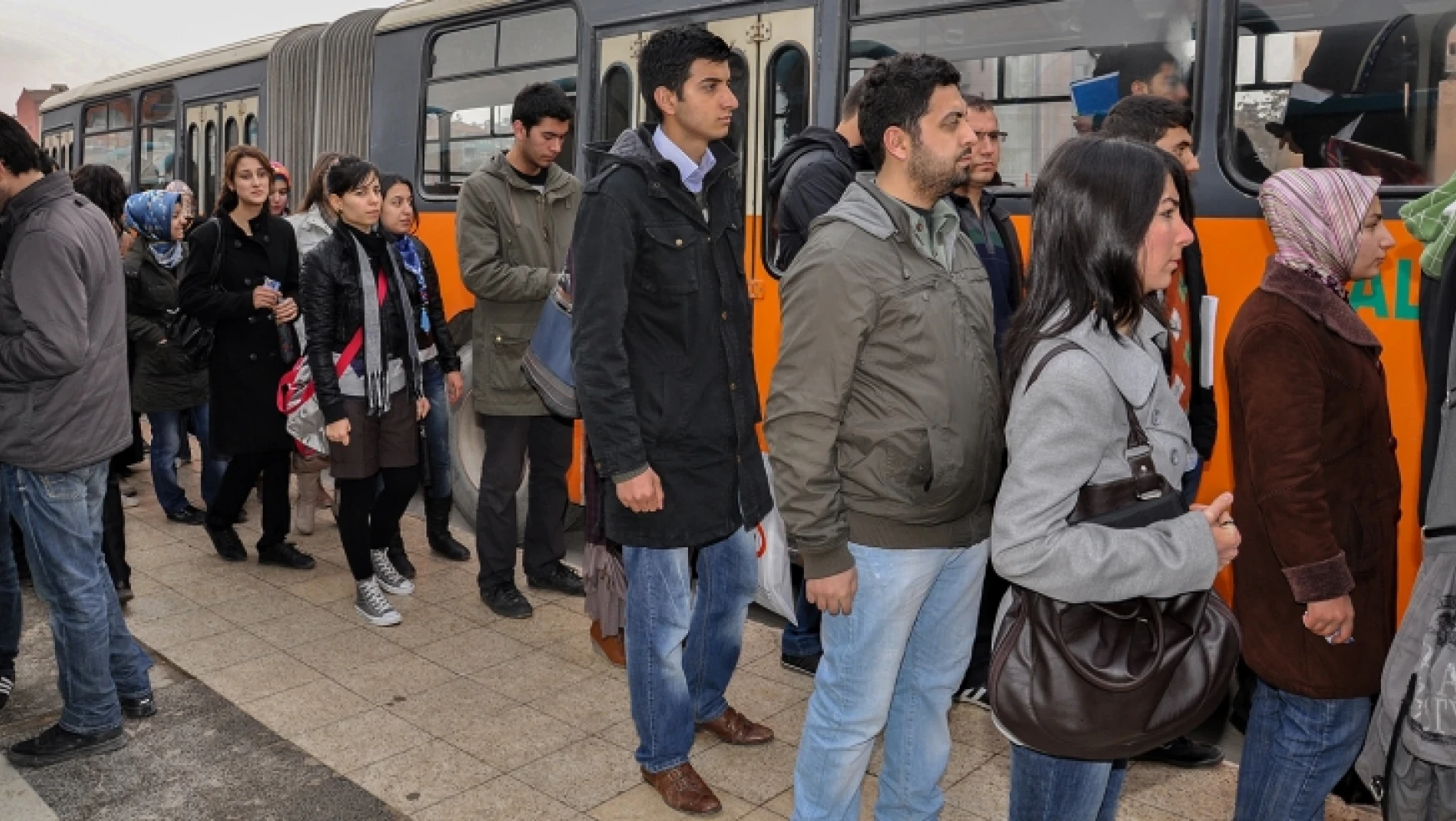 Otobüsler Öğrencileri Sınava Ücretsiz Taşıyacak