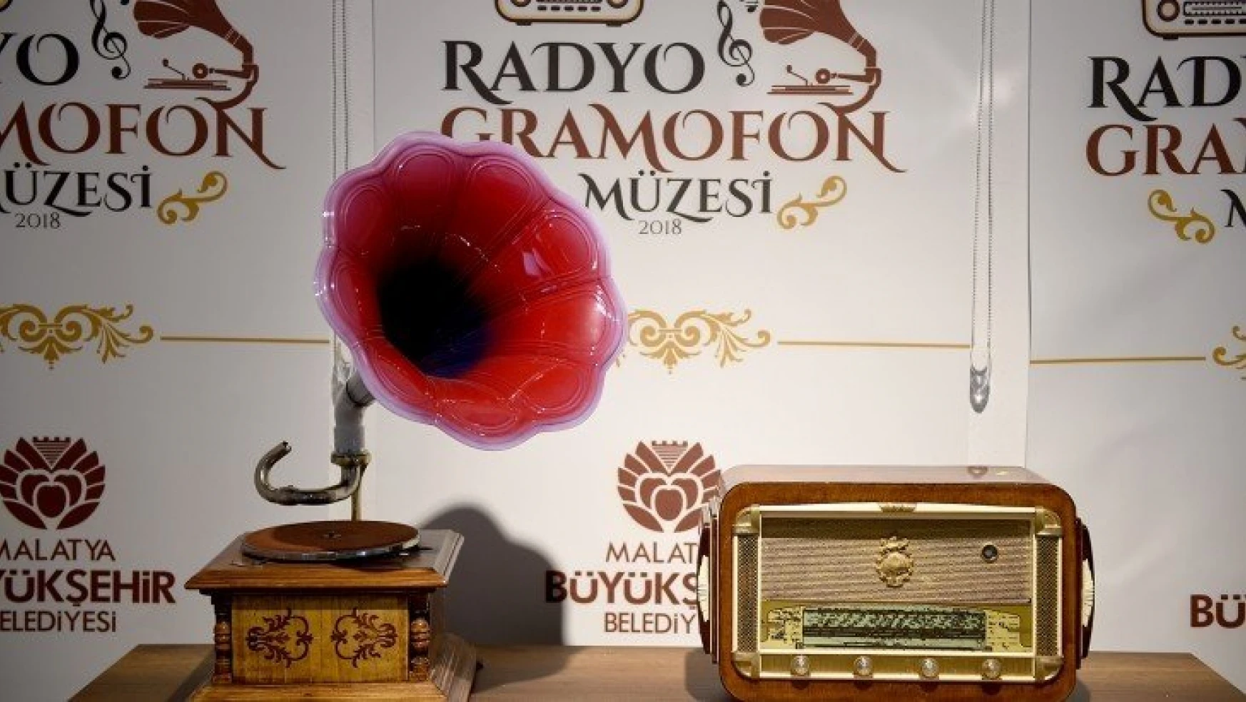 Büyükşehir Belediyesi Radyo ve Gramofon Müzesine yoğun ilgi