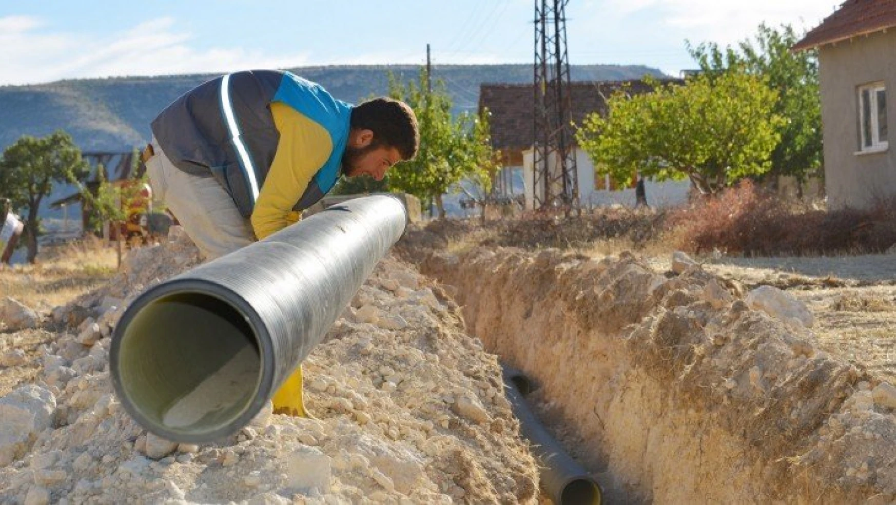 Büyükşehir Belediyesi Yazıhan ilçesi Sadıklı Mahallesinde çalışmalarını sürdürüyor