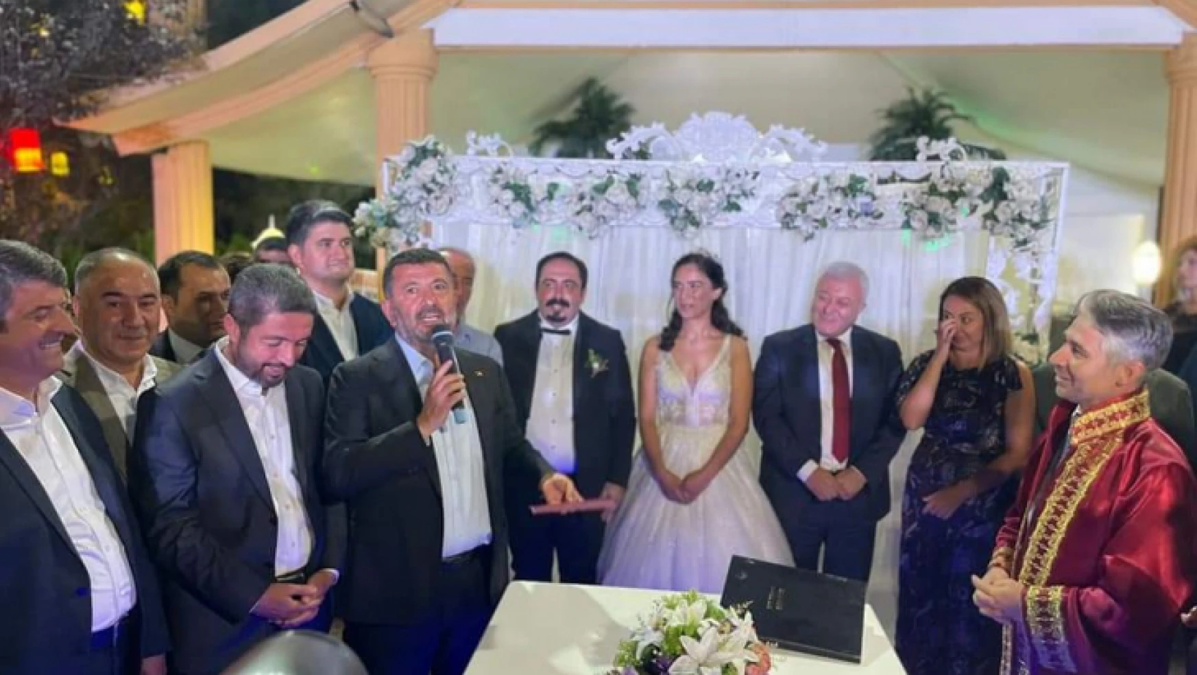 CHP'lileri Bir Araya Getiren Düğün