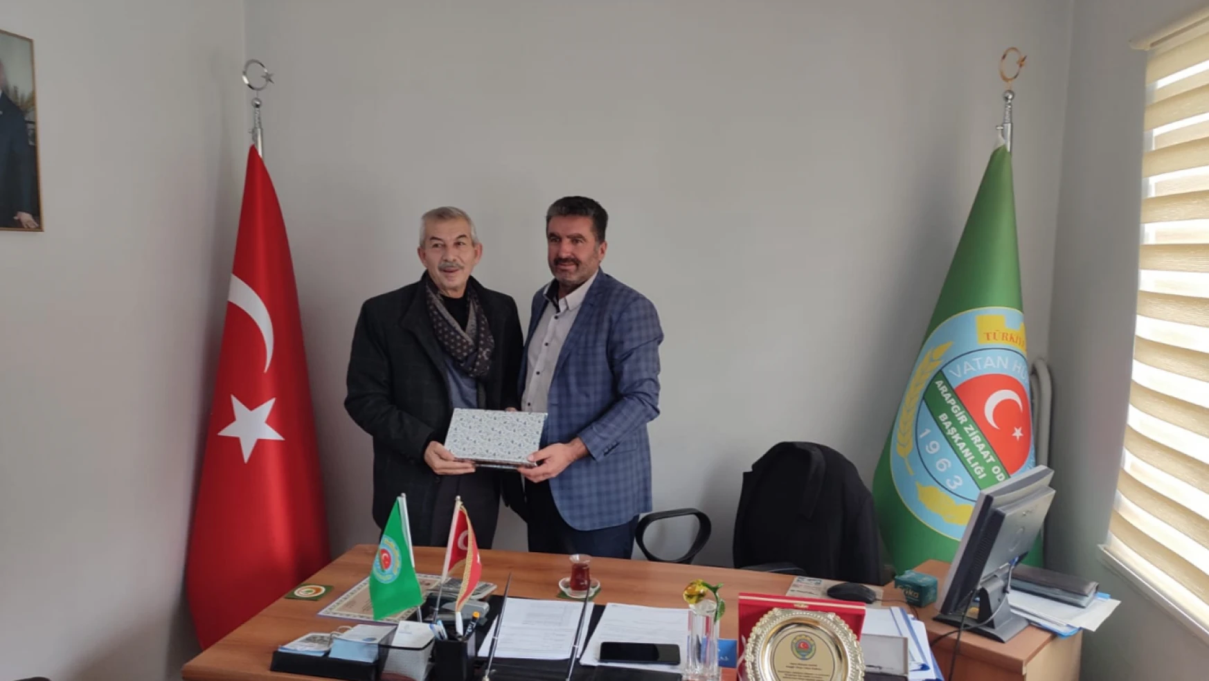 Cömertoğlu, Arapgir Ziraat Odası Başkanı Hüseyin Şafak'ı ziyaret etti.