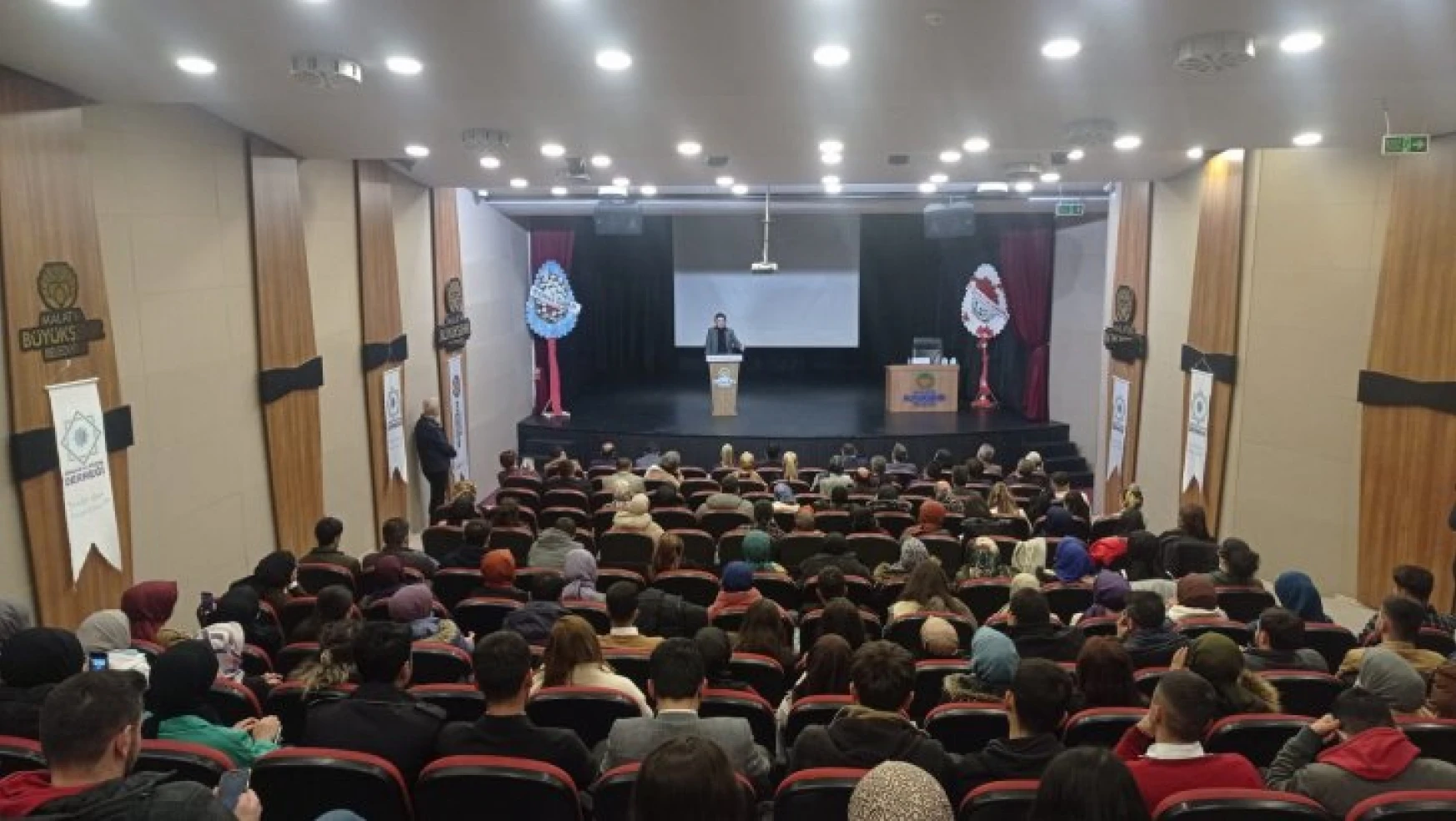 Cumhurbaşkanı Başdanışmanı Av. Ayşe Türkmenoğlu Malatya'da Gençlerle Buluştu