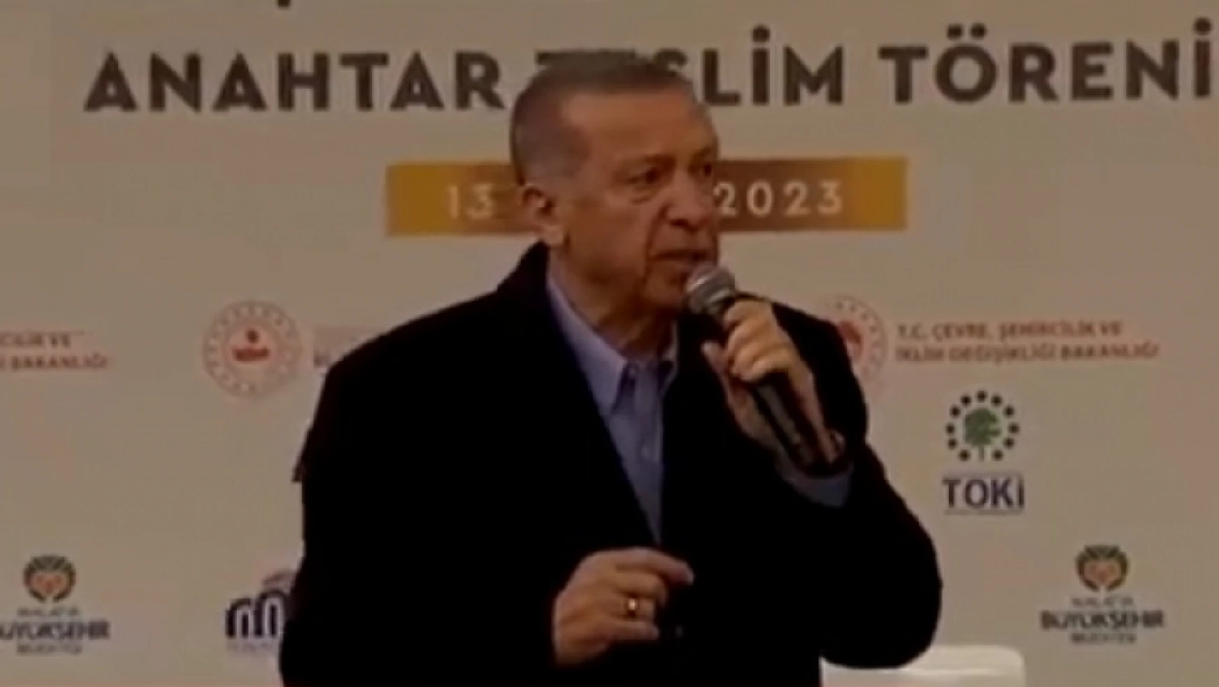 Cumhurbaşkanı Erdoğan, Malatya'da 70 bin konut ve 25 bin 300 köy evi inşa edileceğini söyledi.
