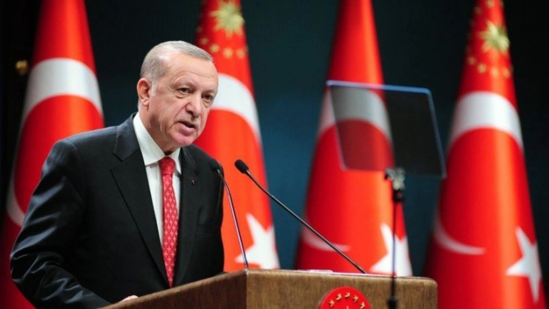 Cumhurbaşkanı Recep Tayyip Erdoğan, 15 bin yeni öğretmen ataması yapacaklarını bildirdi.
