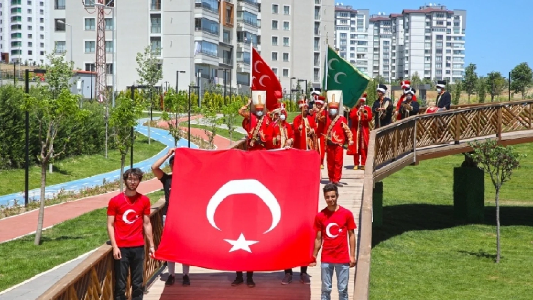 Elazığ Belediyesi Bünyesindeki Sporculardan '19 Mayıs' Etkinliği