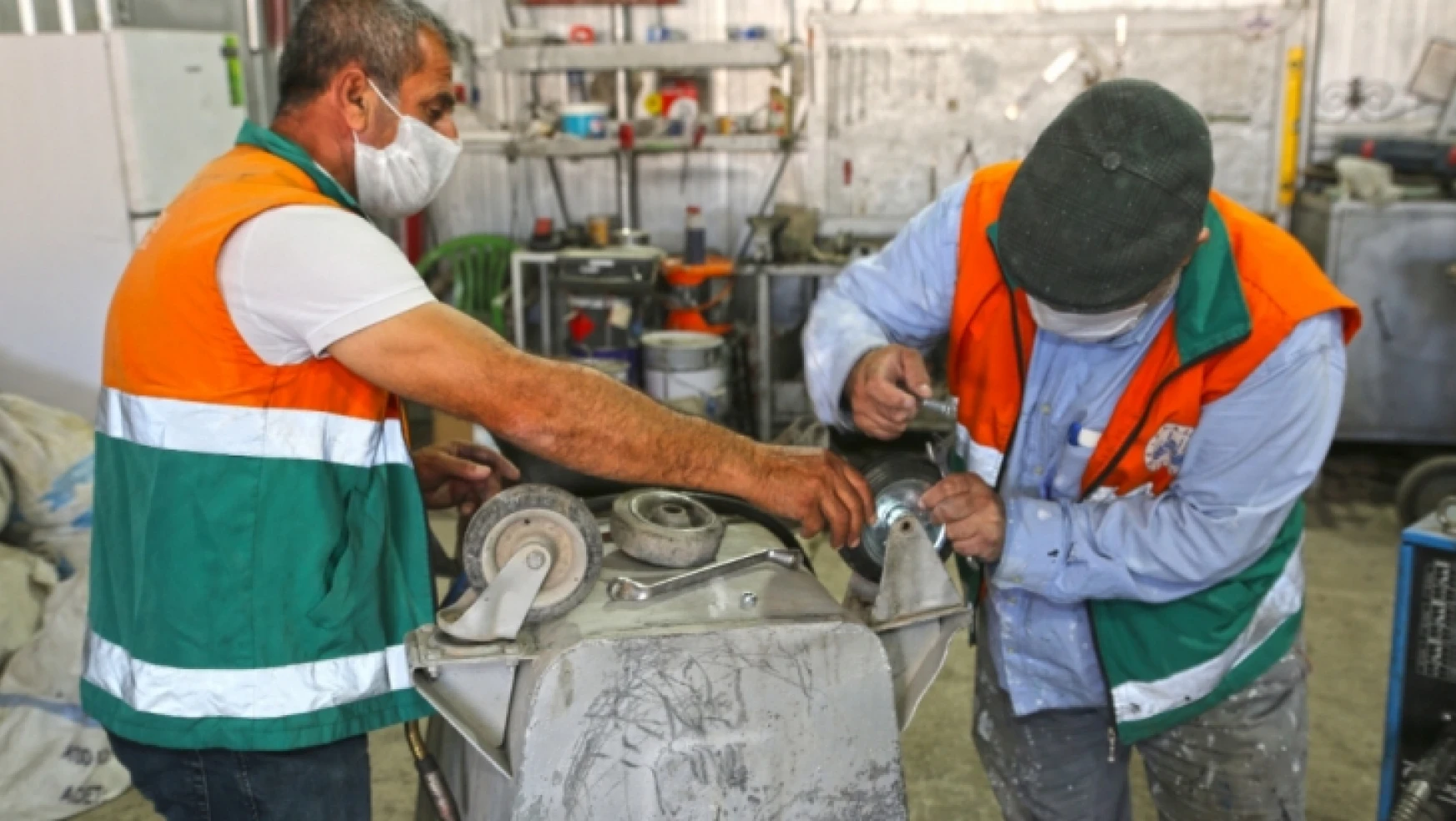 Elazığ Belediyesi, Temizlik İşleri Müdürlüğü Bakım ve Onarım Çalışmalarını Kendi Atölyesinde Yapıyor
