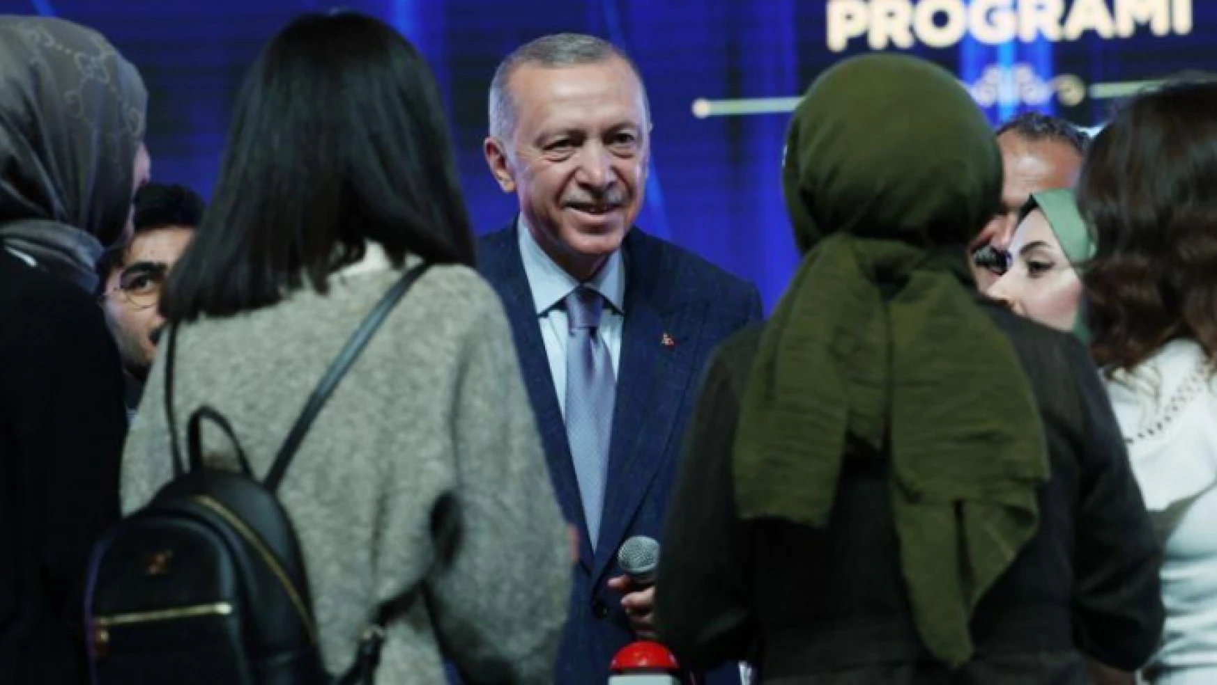Erdoğan: 21 yılda hiçbir gencimizin hayat tarzına müdahale etmedik