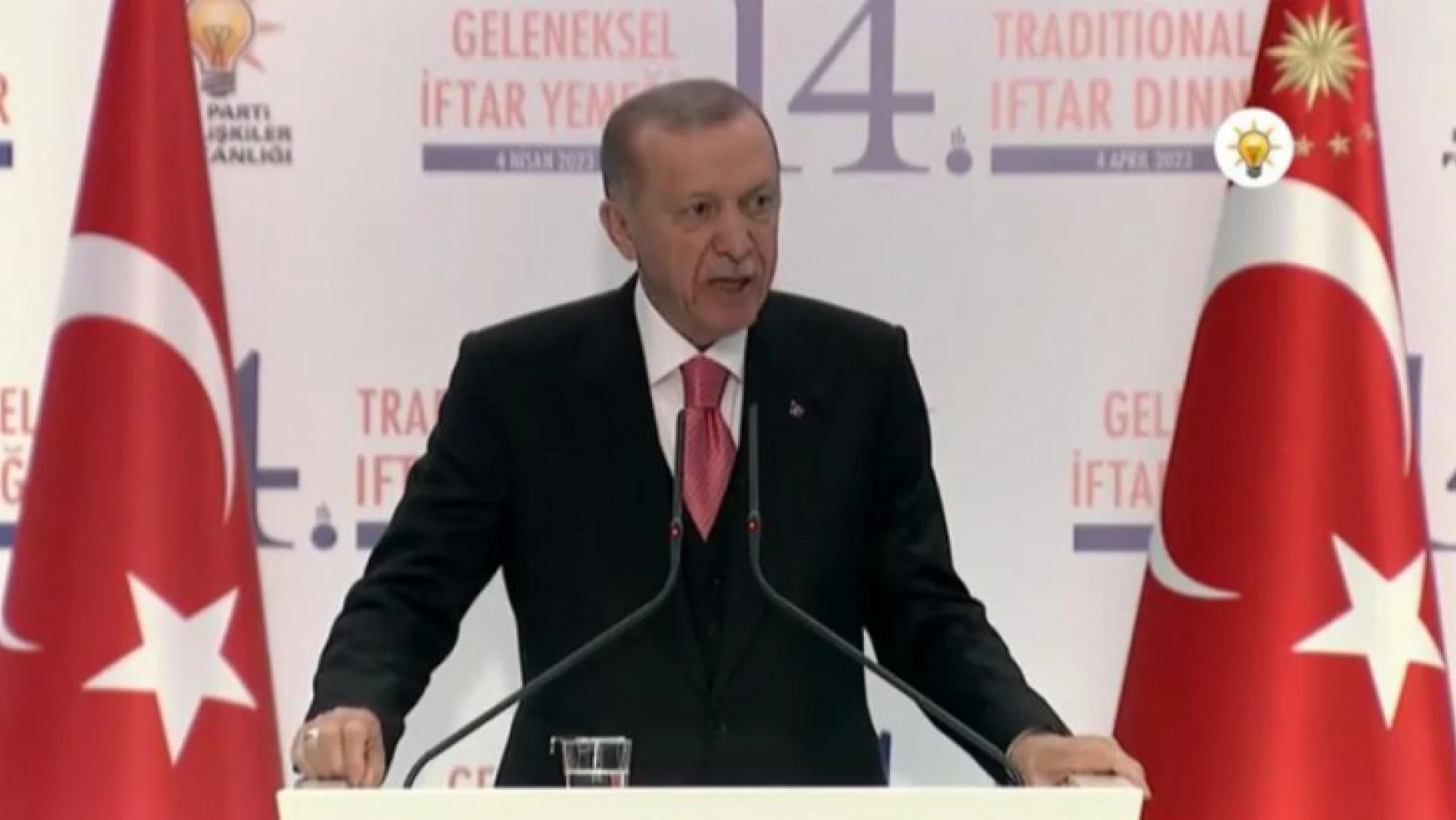 Erdoğan: Zaferin ayak seslerini duyuyoruz