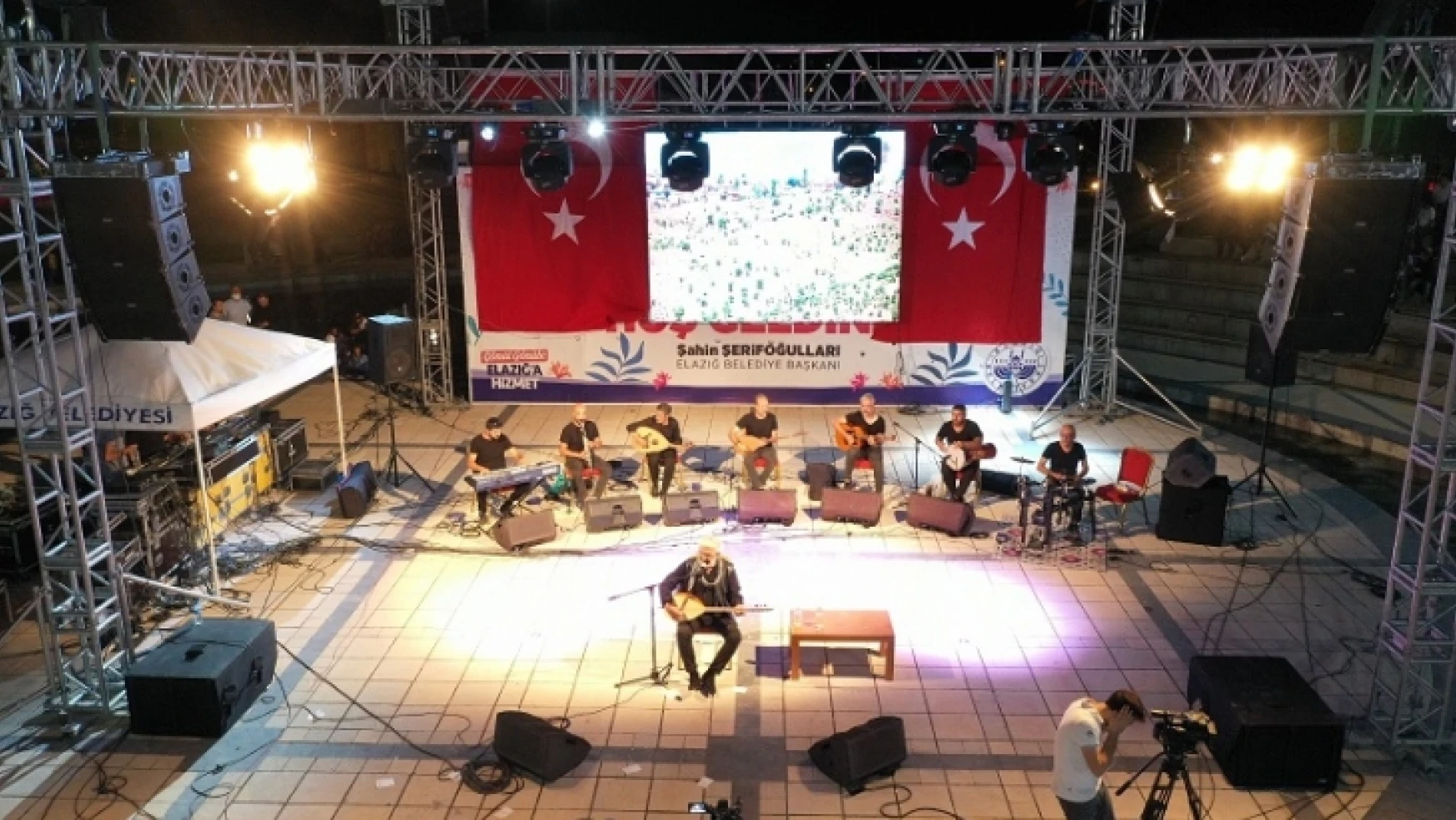 Esat Kabaklı'dan Unutulmaz Bayram Konseri