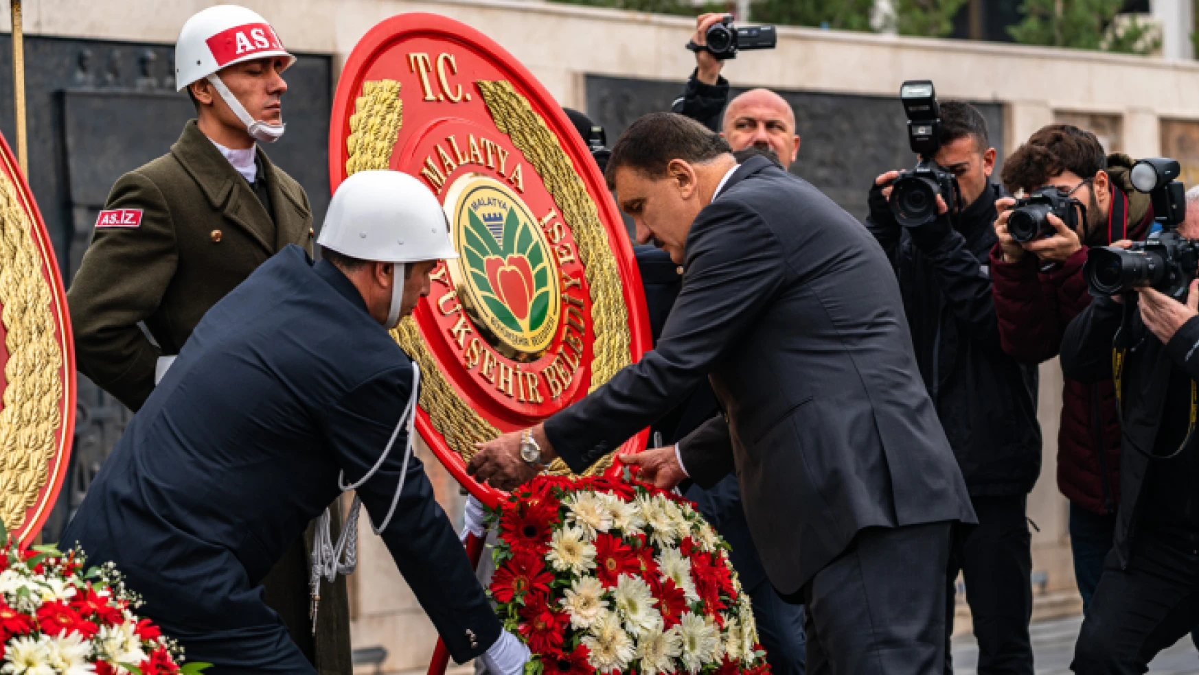 Gazi Mustafa Kemal Atatürk 84. Ölüm Yıl Dönümünde Cumhuriyet Meydanı'nda Anıldı