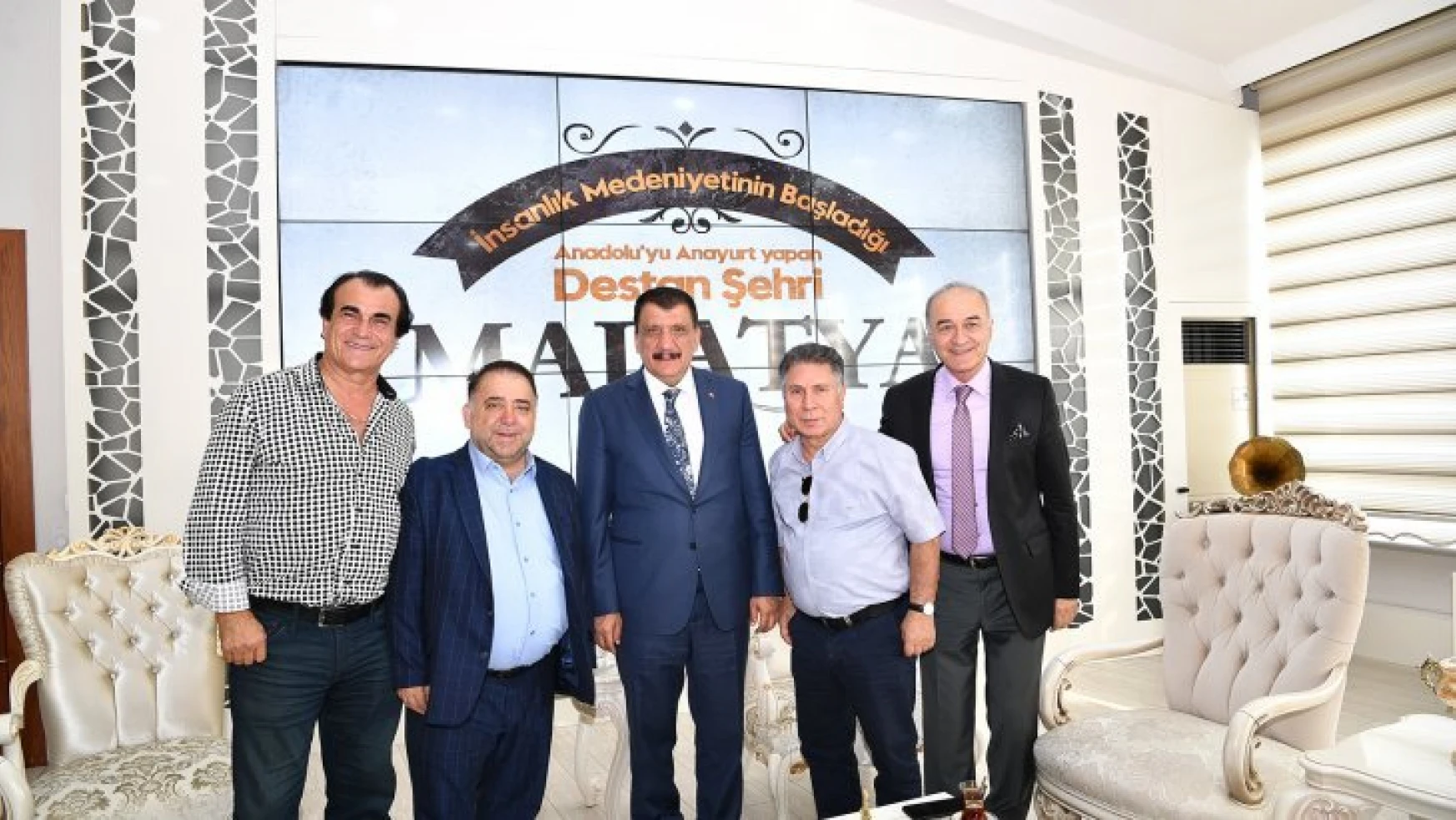 Hababam sınıfı oyuncuları Başkan Gürkan'ı ziyaret etti