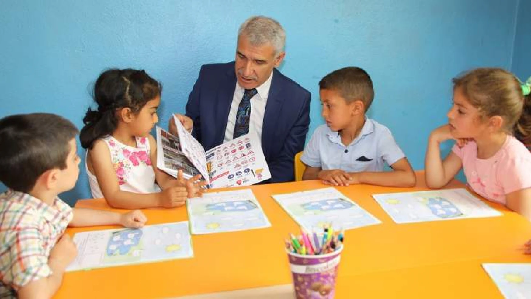 Başkan Güder'den Kuluşağı İlkokulu Öğrencilerine Bayram Hediyesi