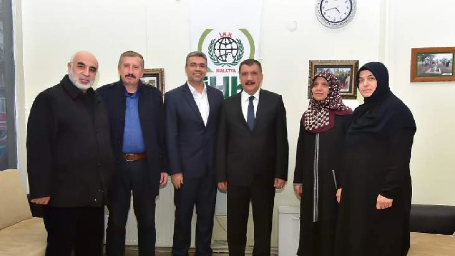 Başkan Gürkan, İHH Malatya Şubesi'ni Ziyaret Etti
