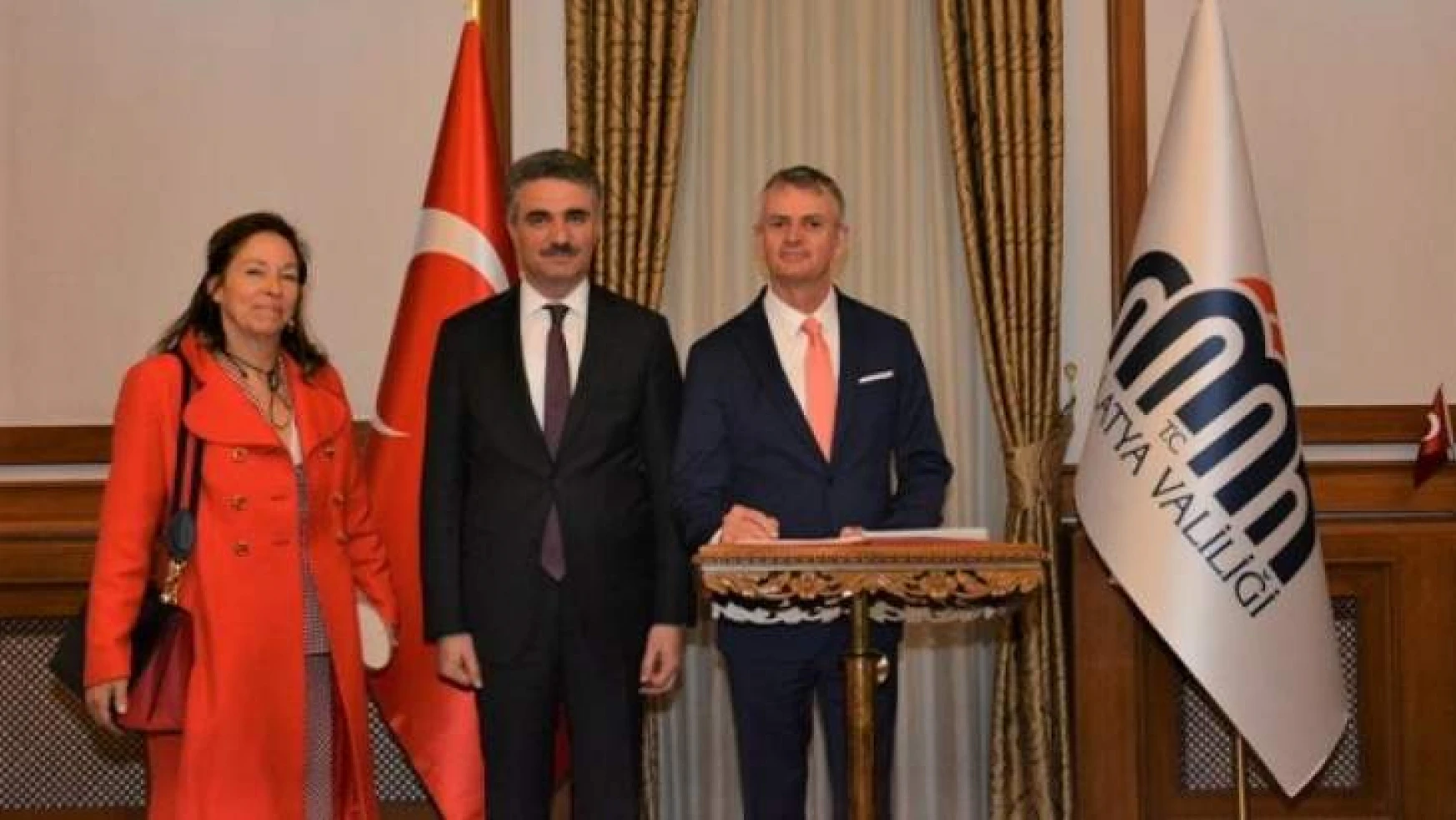 Kanada Ankara Büyükelçisi Chris Cooter, Vali Aydın Baruş'u Ziyaret Etti