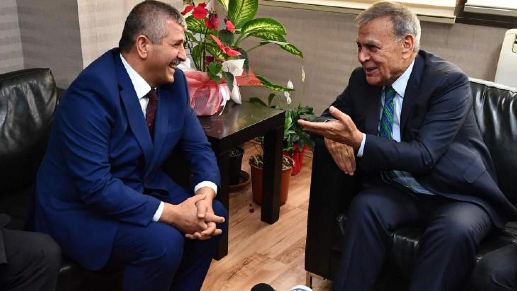 Başkan Kocaoğlu, MHP İl Başkanlığı'nı Ziyaret Etti
