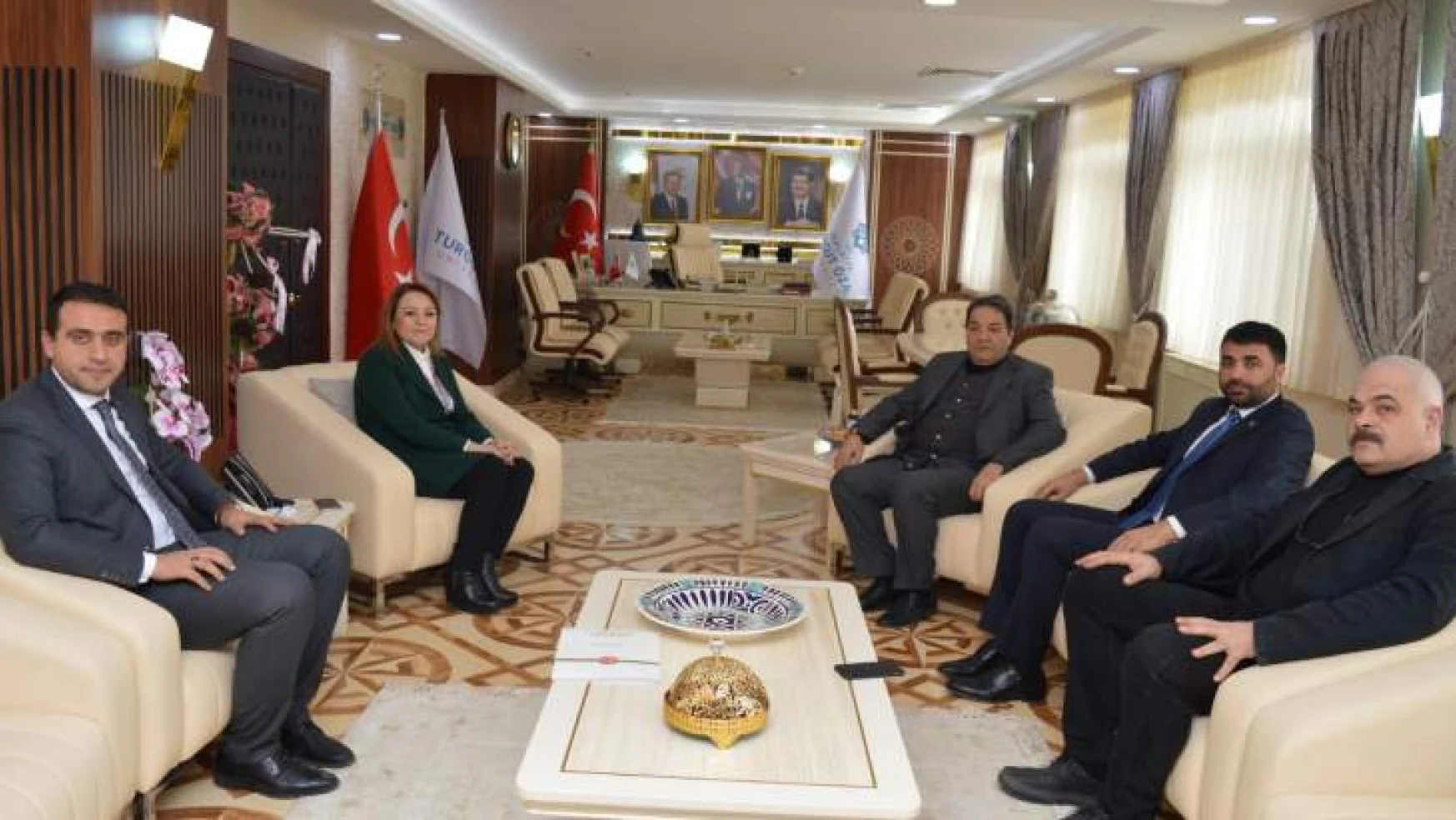 MHP Malatya Milletvekili Mehmet  Fendoğlu'ndan Rektör Karabulut'a Ziyaret,