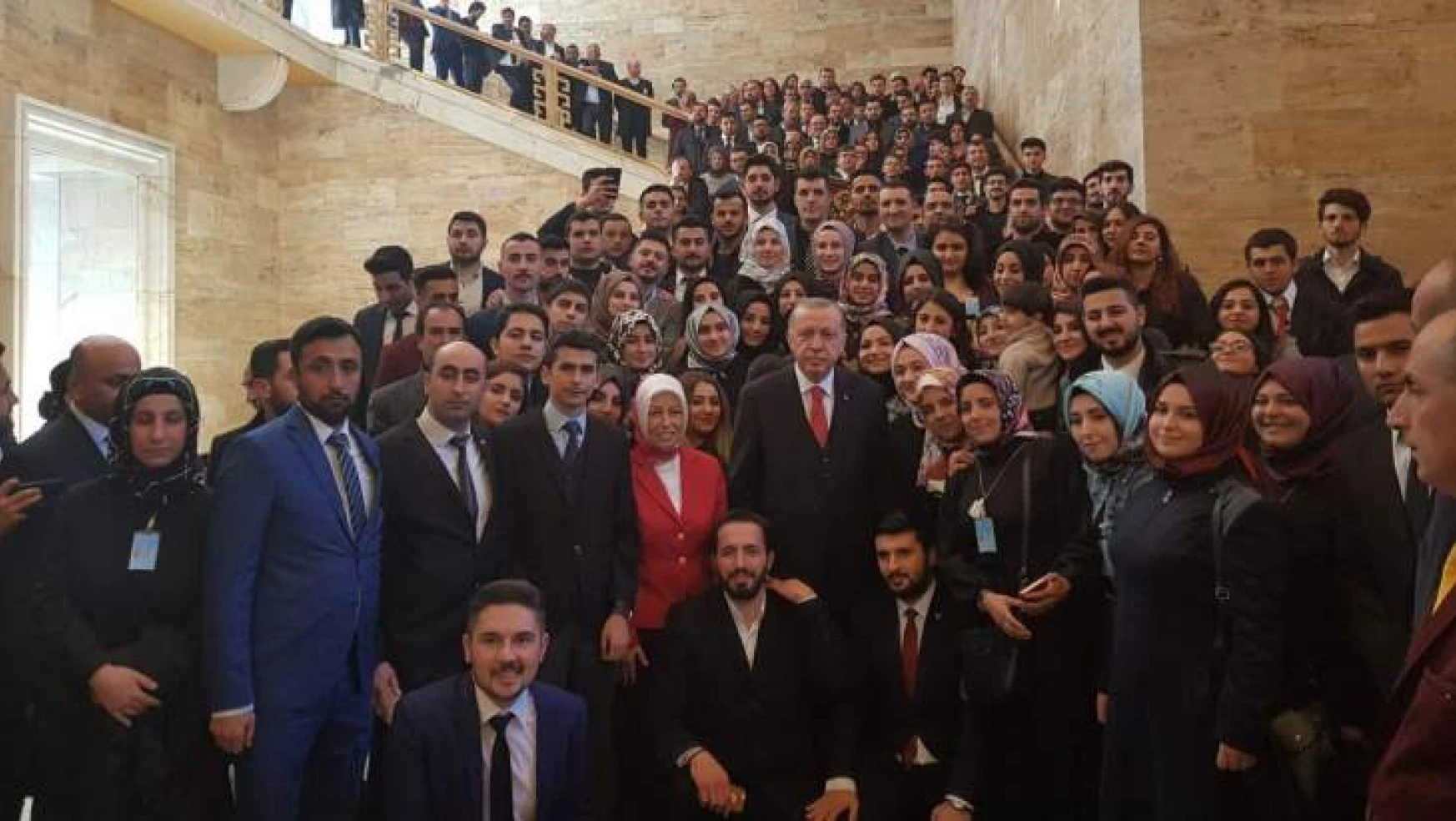 Malatyalı üniversiteli gençlerden Erdoğan'a ve  Çalık'a ziyaret