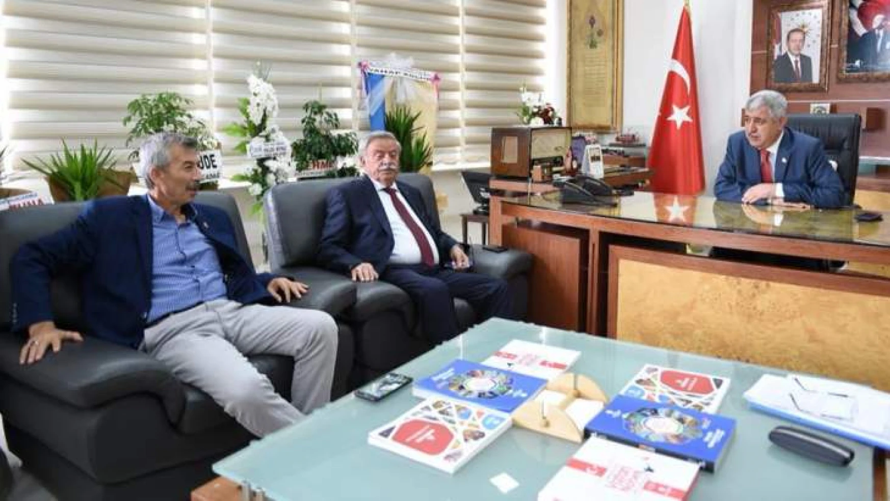 Cömetoğlu Başkan Polat'a hayırlı olsun ziyaretinde bulundu