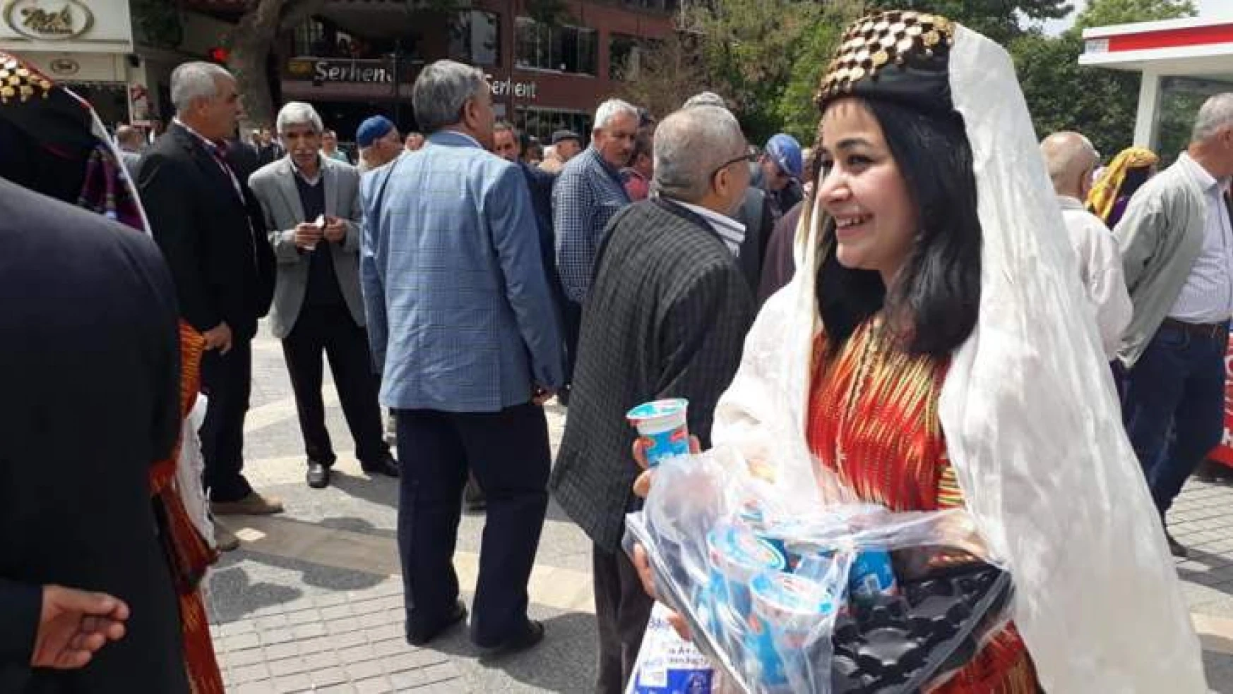 MHP Kadın Kollarından 'Türkçülük günü'
