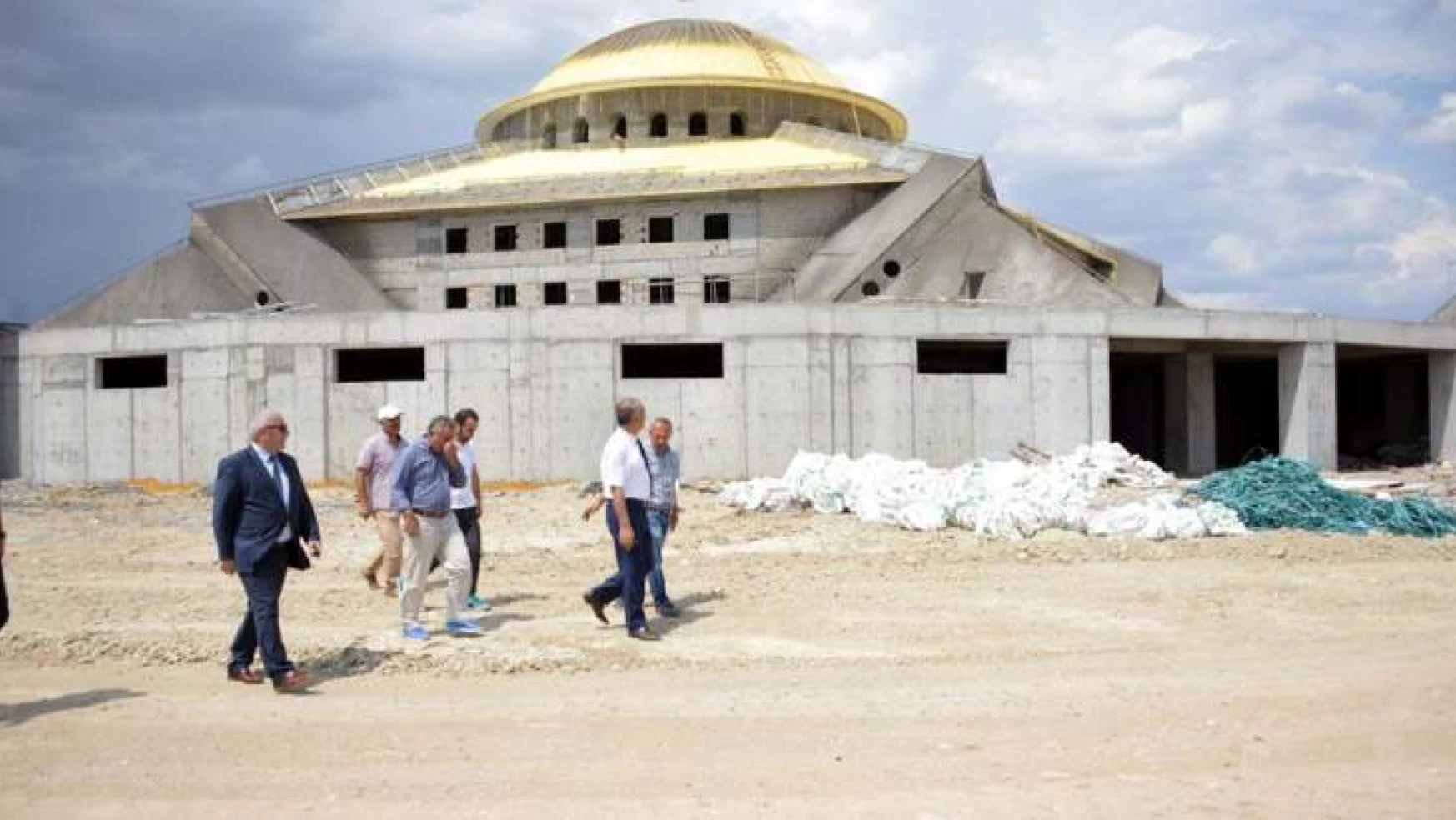 Gurbetçi Sivaslılar'dan Ay Yıldız Camisi'ne Bağış