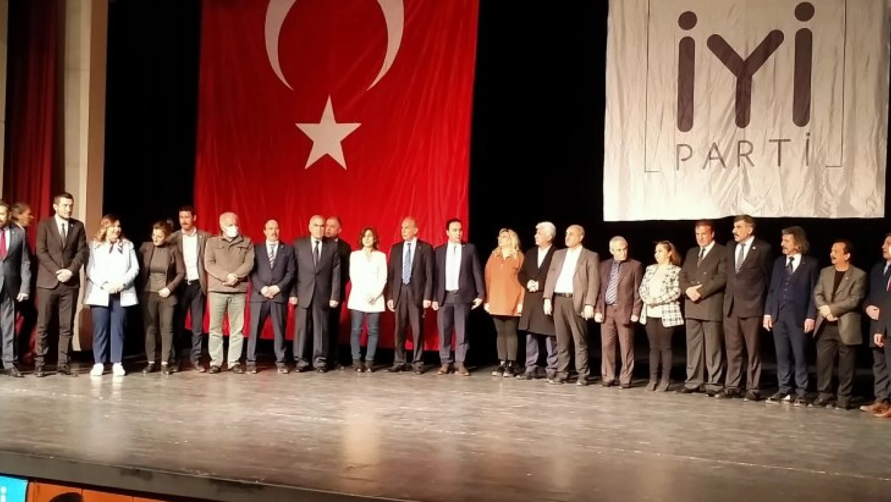 İYİ Parti Malatya İl ve İlçe Teşkilatı'nın Yeni Yönetimleri Kamuoyuna Tanıtıldı