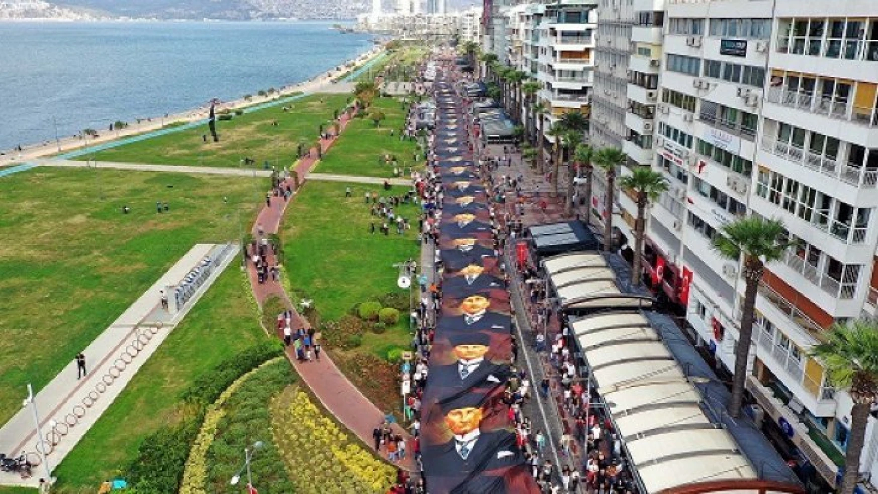 İzmir Atatürk'e Saygı Yürüyüşü'nde buluştu