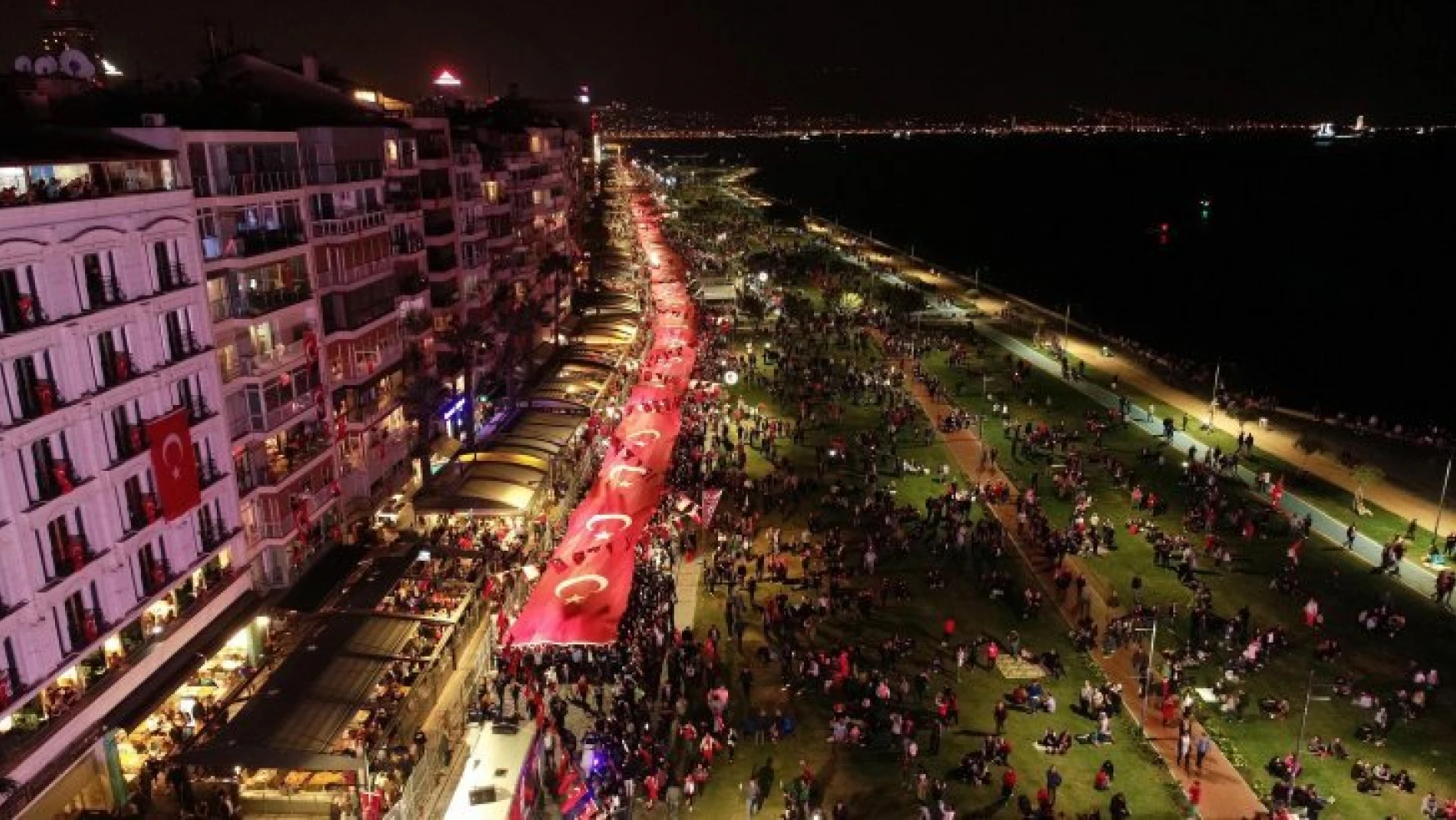 İzmir'de Cumhuriyet Bayramı Kutlamalarında Unutulmaz Final