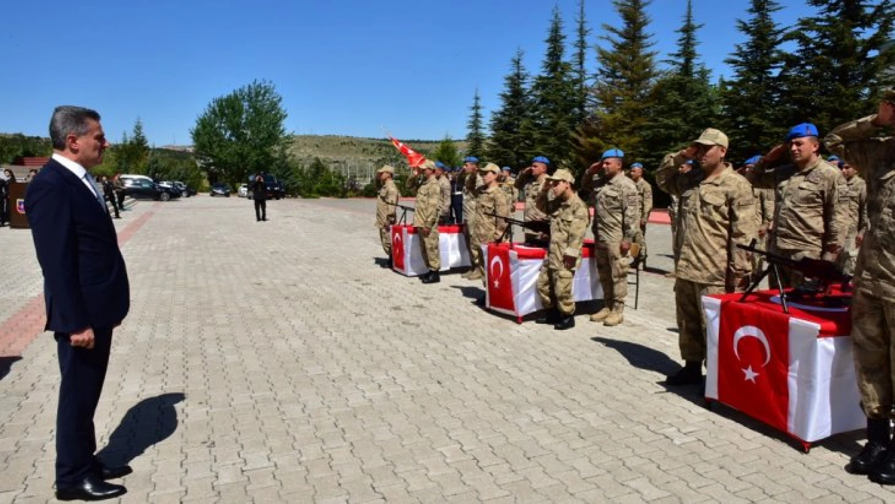 Jandarma ve Altay Kışlasında Engellilerin Askerlik Yemini Sevinci