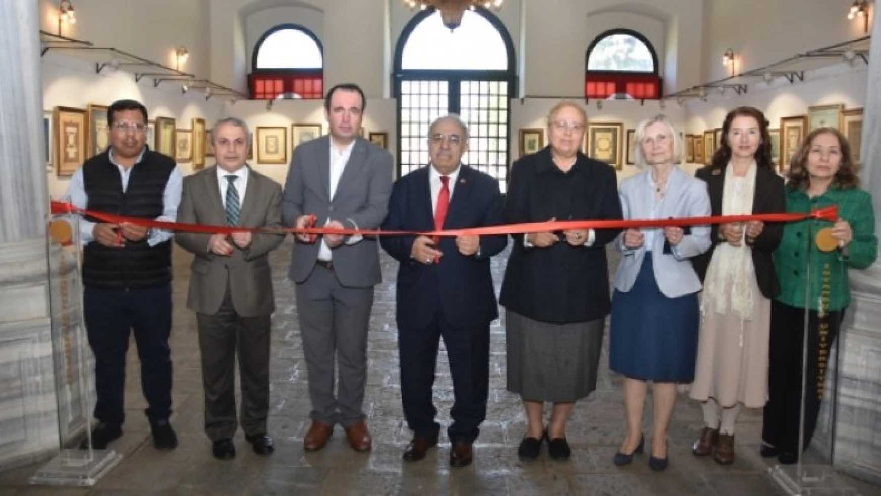 KASSAK Komisyonu Başkanı Kurt, 'İslam Medeniyetinin Sanata Yansıması' Sergisine Katıldı