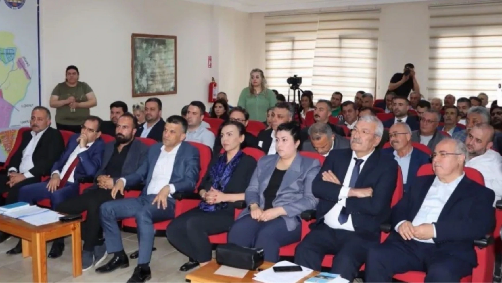 Kozan'da İYİ Parti ve BBP'li meclis üyeleri CHP'ye geçti