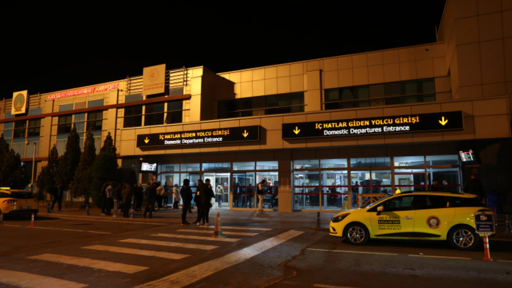 Malatya-Ankara seferini yapan uçak kalp krizi geçiren yolcu için Kayseri'ye acil iniş yaptı