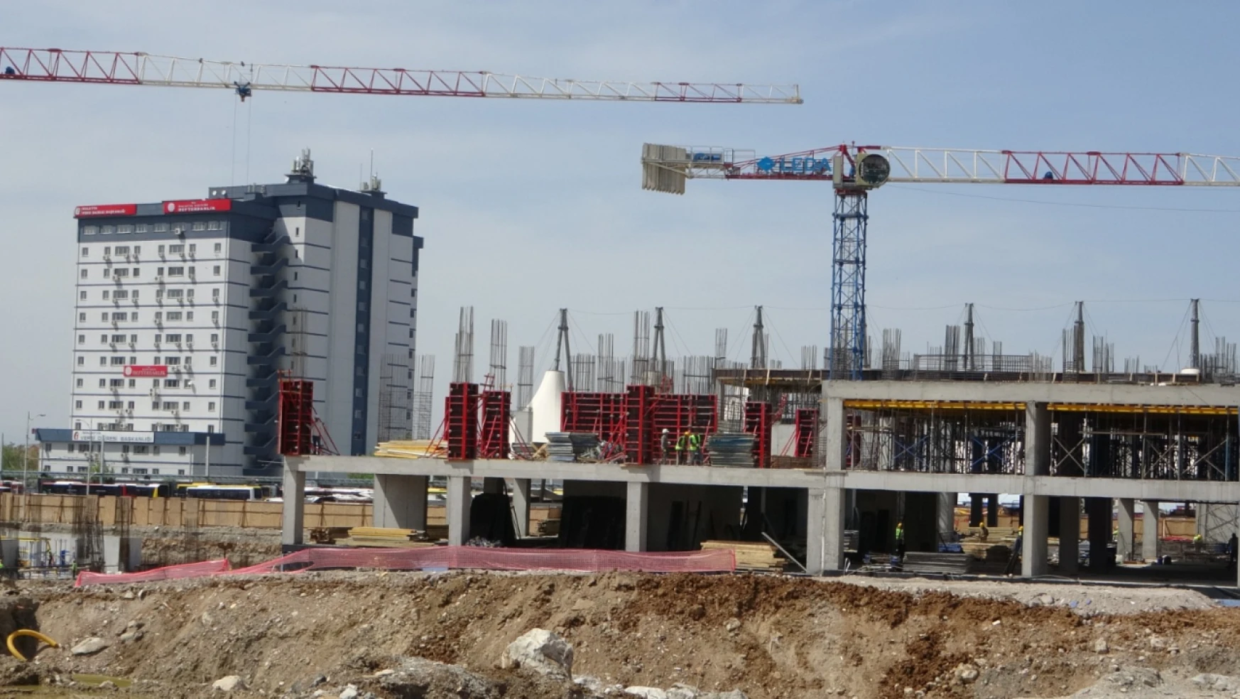 Malatya Çarşı merkezinde inşaatlar yükseliyor