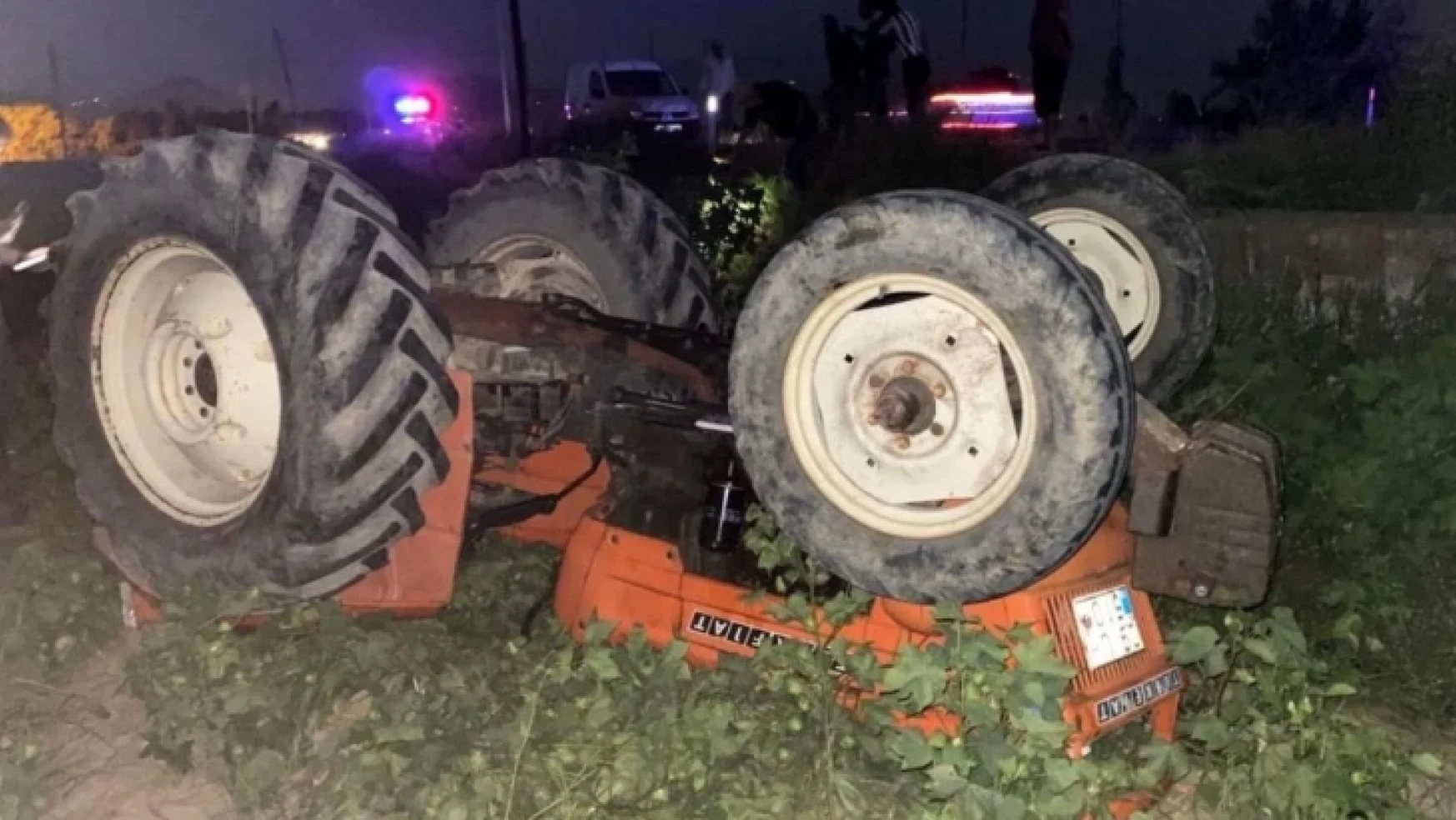 Malatya'da devrilen traktörün altında kalan sürücü öldü