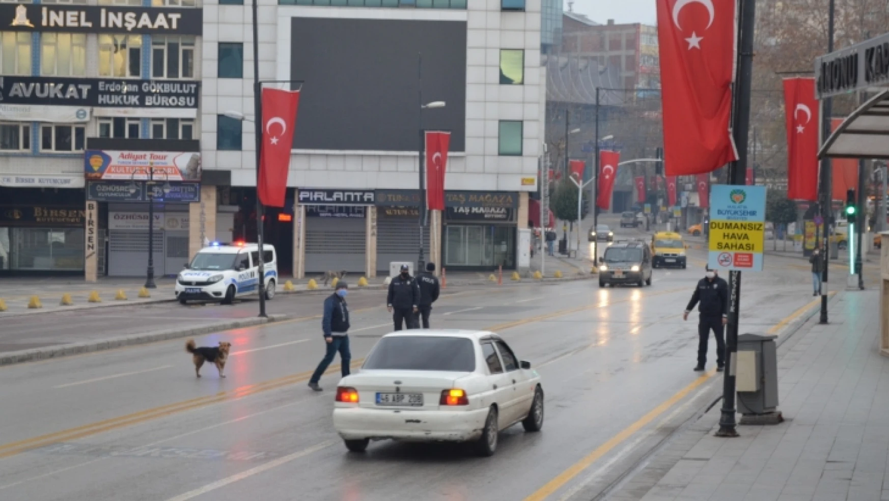 Malatya'da polis ekipleri sıkı önlemler aldı.