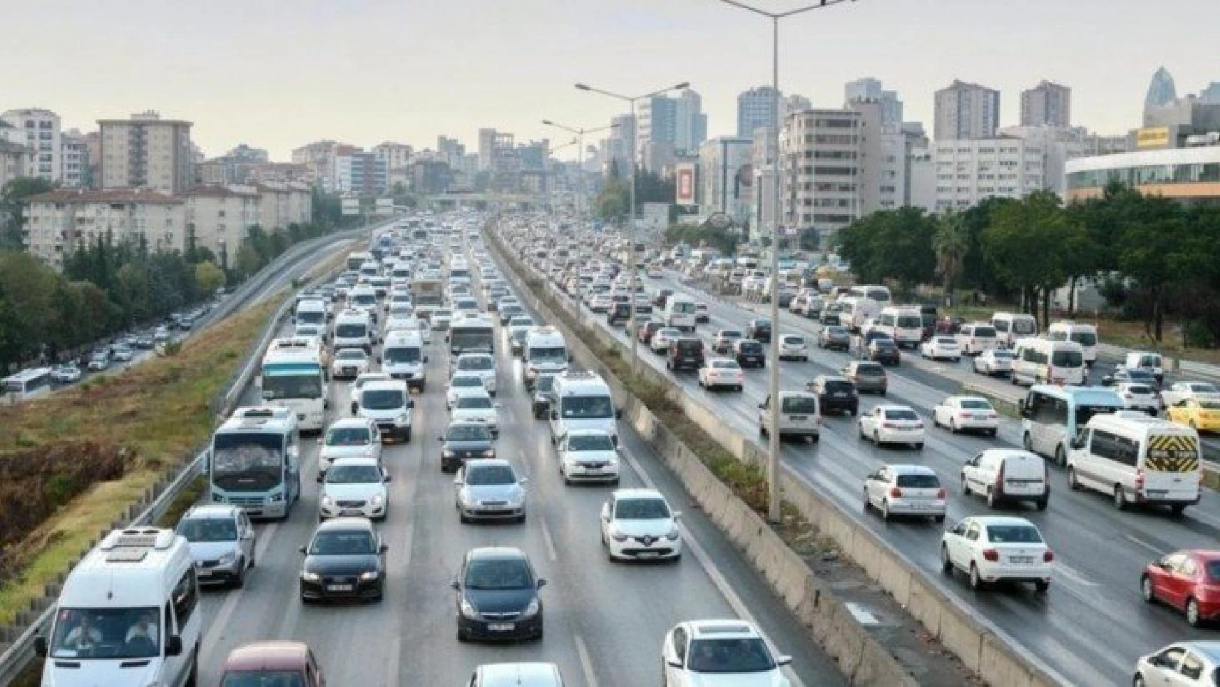 Malatya'da trafiğe kayıtlı araç sayısı Ağustos ayı sonu itibarıyla 182 600 oldu.