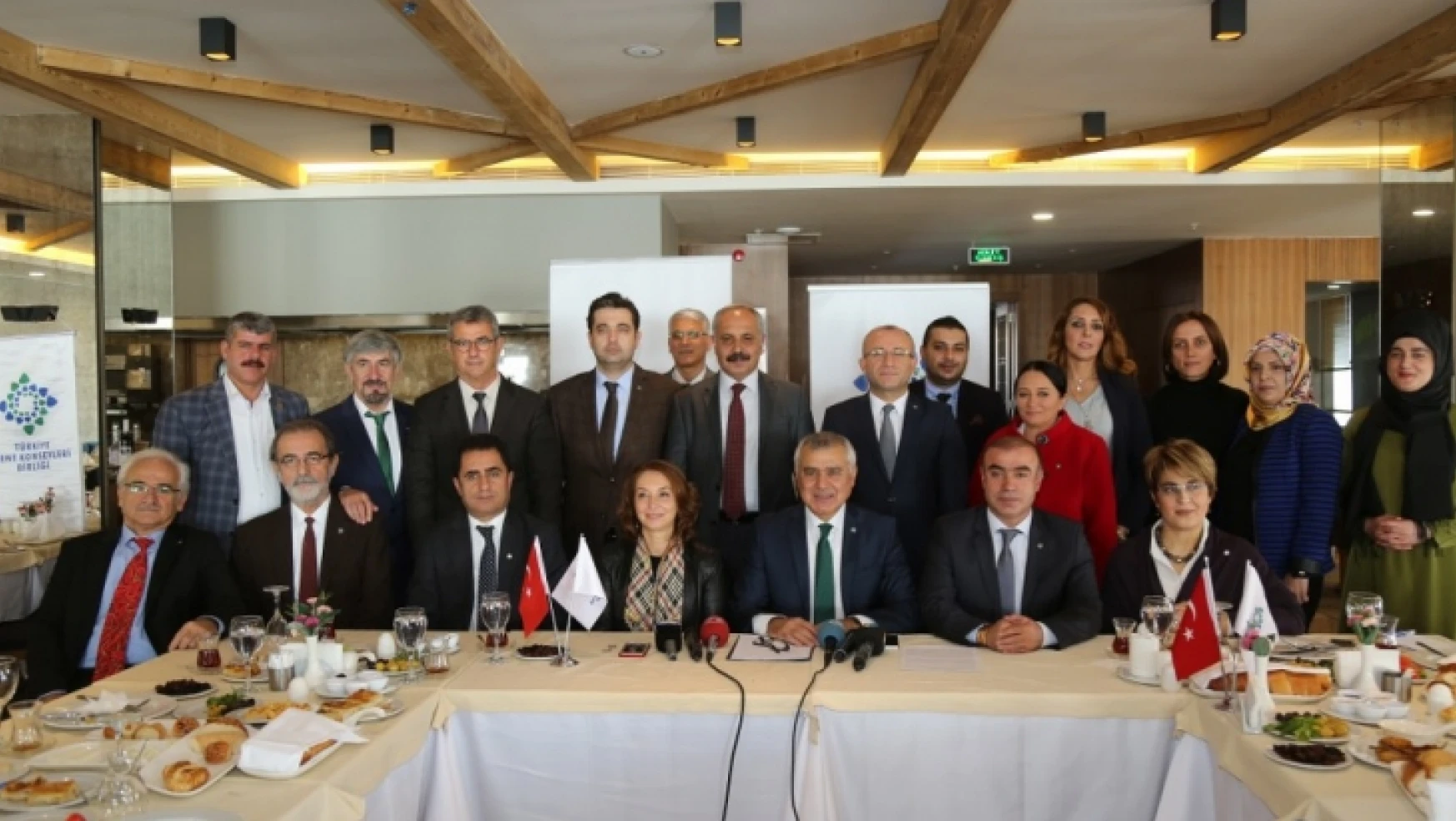 Kent Konseyleri Birliği Bölge Toplantısı Elazığ'da Başladı