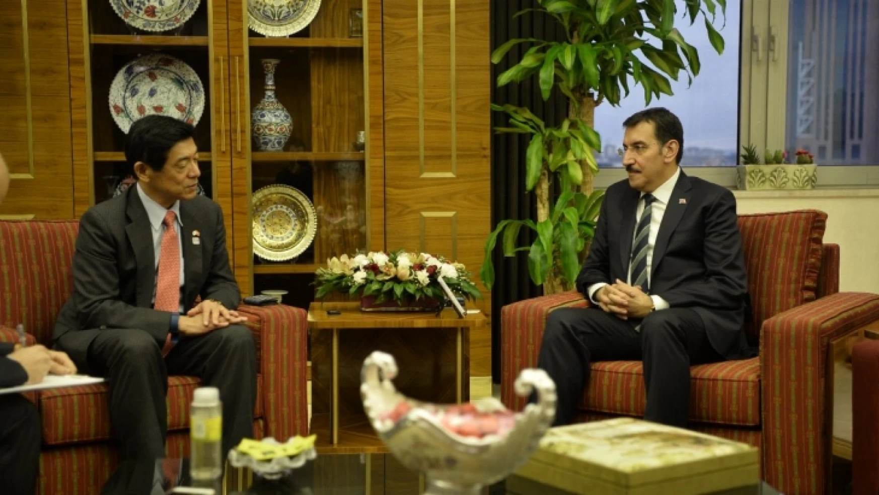 Bakan Tüfenkci, Japonya Ankara Büyükelçisi Miyajima'yı kabul etti