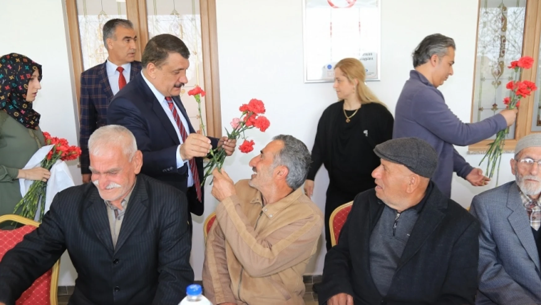 Başkan Gürkan, Huzurevi Sakinleri İle Biraraya Geldi