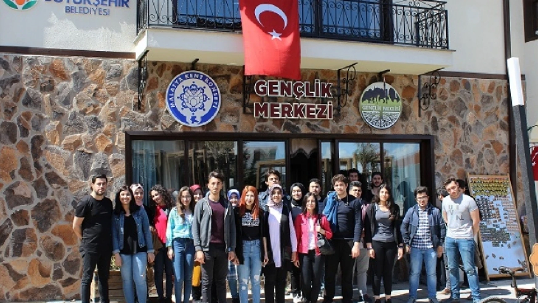 Gençlik Meclisi Tıp Fakültesi Öğrencileriyle Bir Araya Geldi