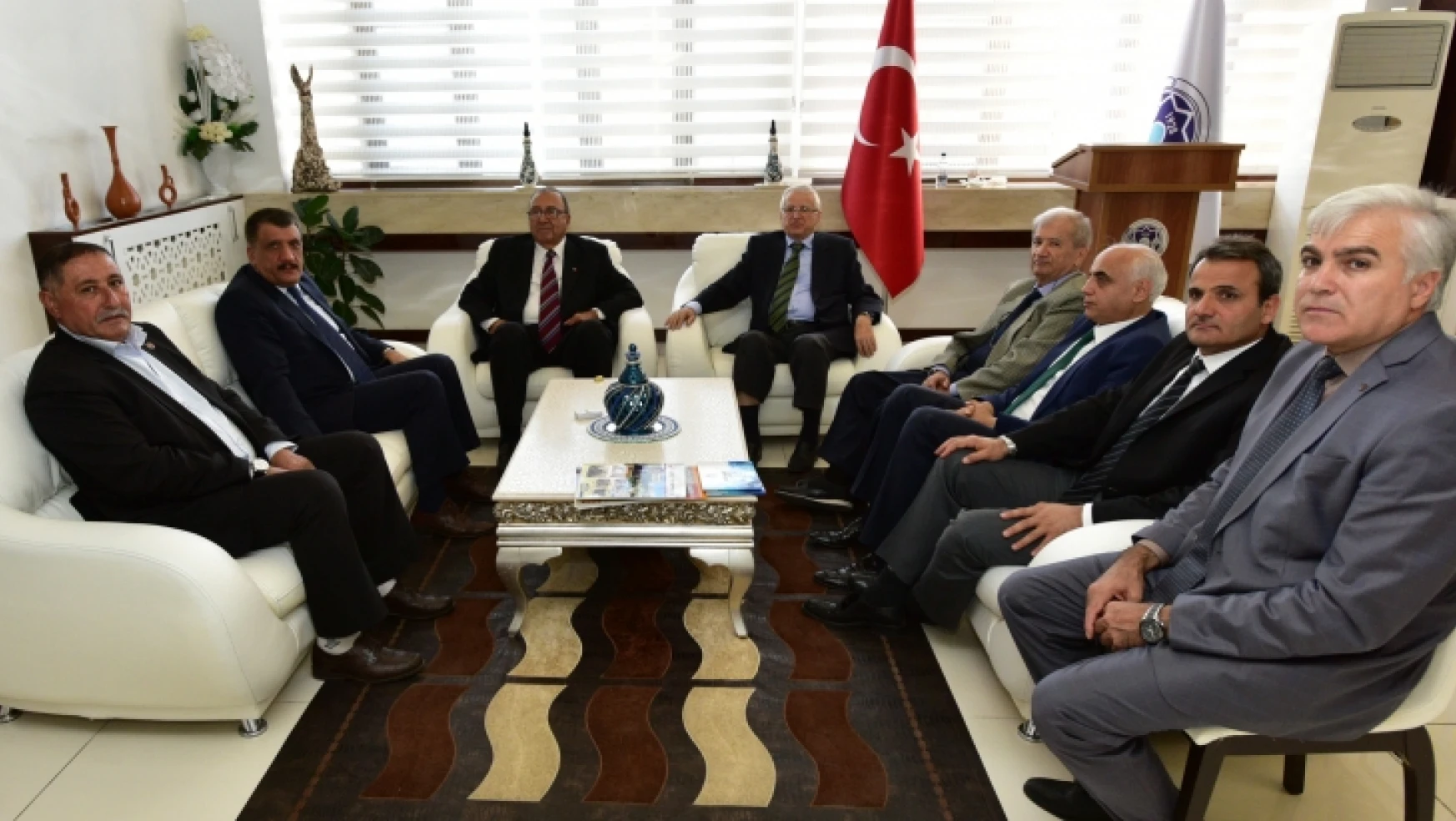 Eski Bakan Emiroğlu, Başkan Gürkan'ı Ziyaret Etti