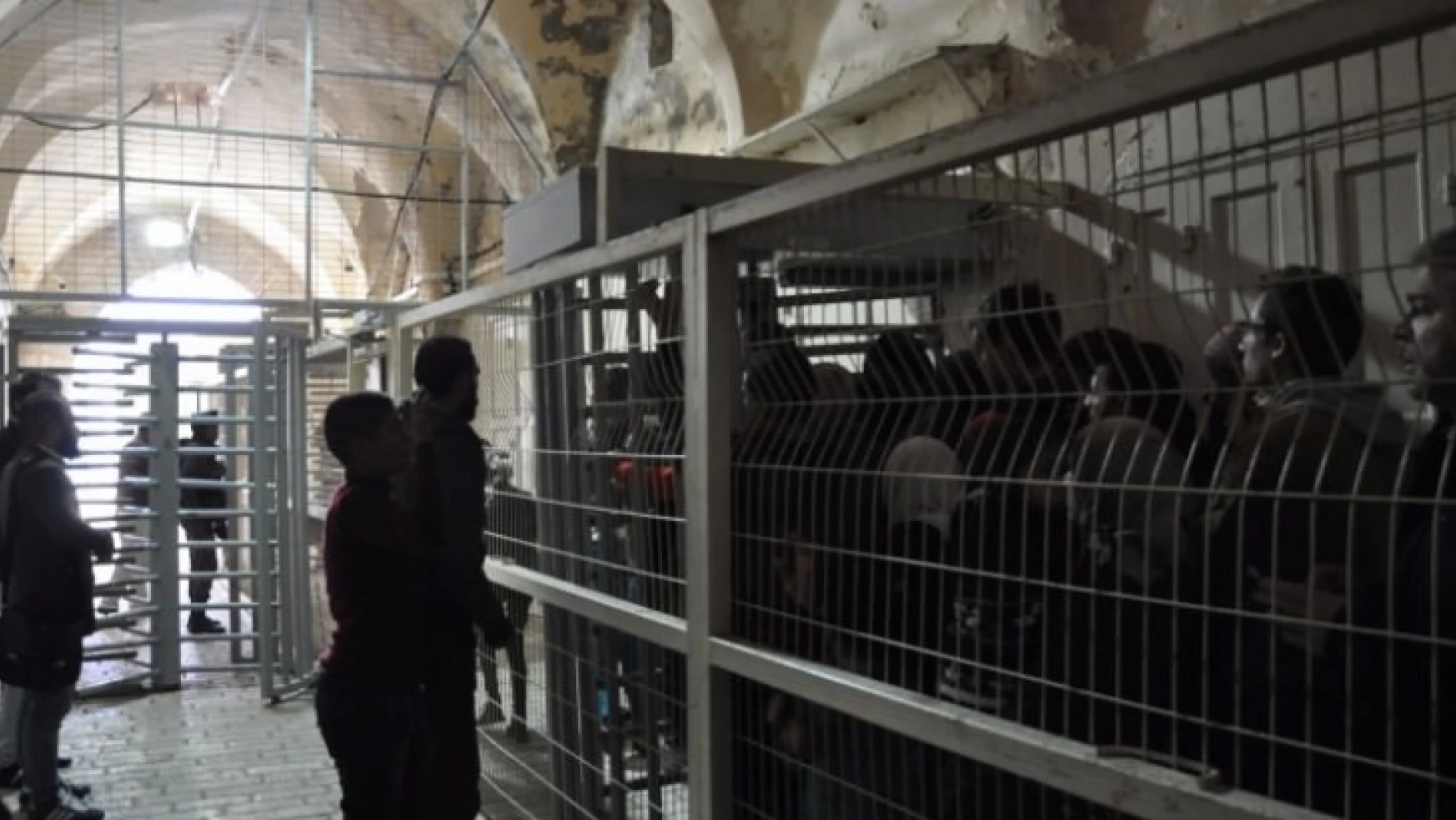 İsrail'in açık cezaevine çevirdiği mahalle