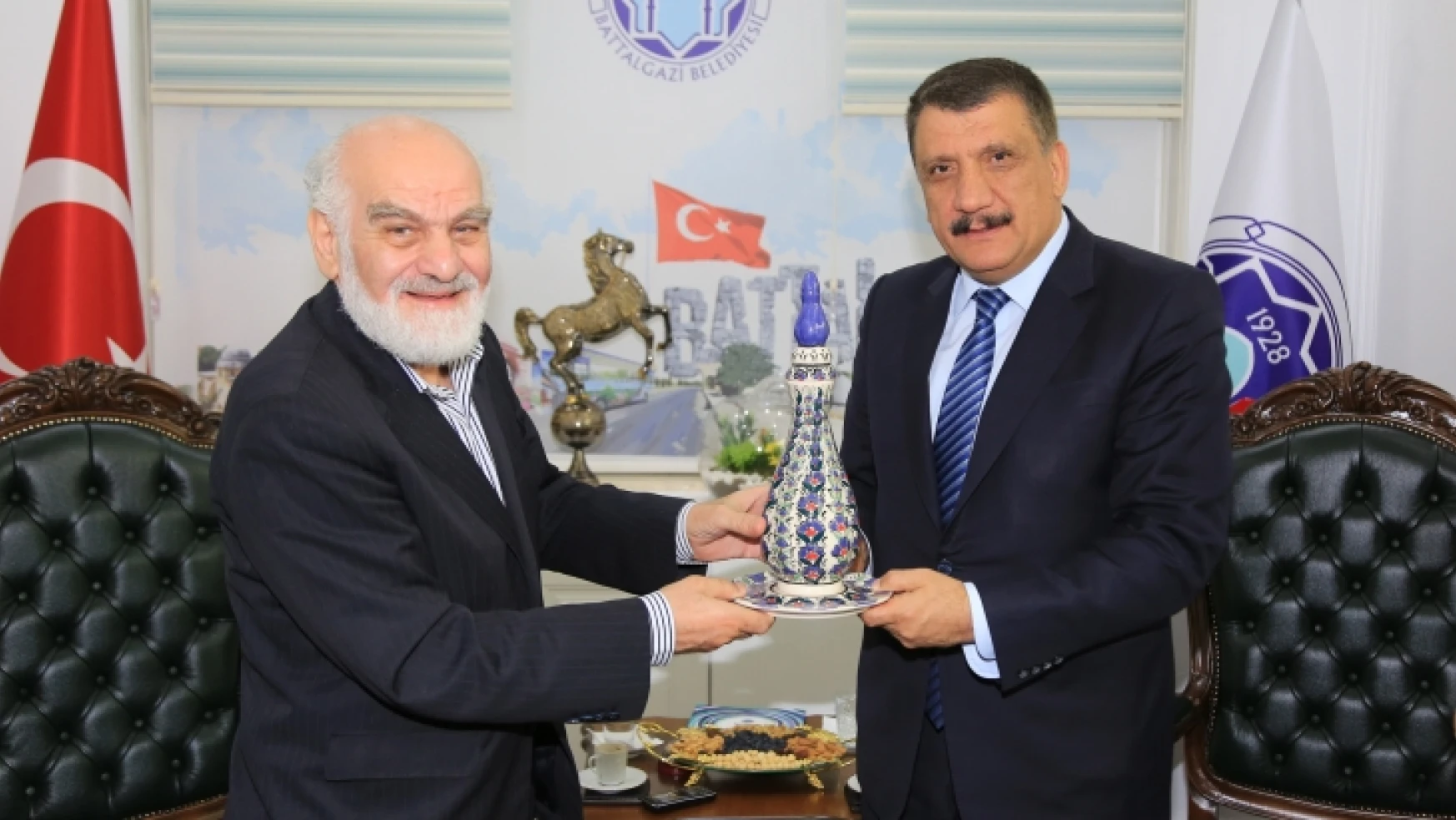 Karahasanoğlu, Başkan Gürkan'ı Ziyaret Etti
