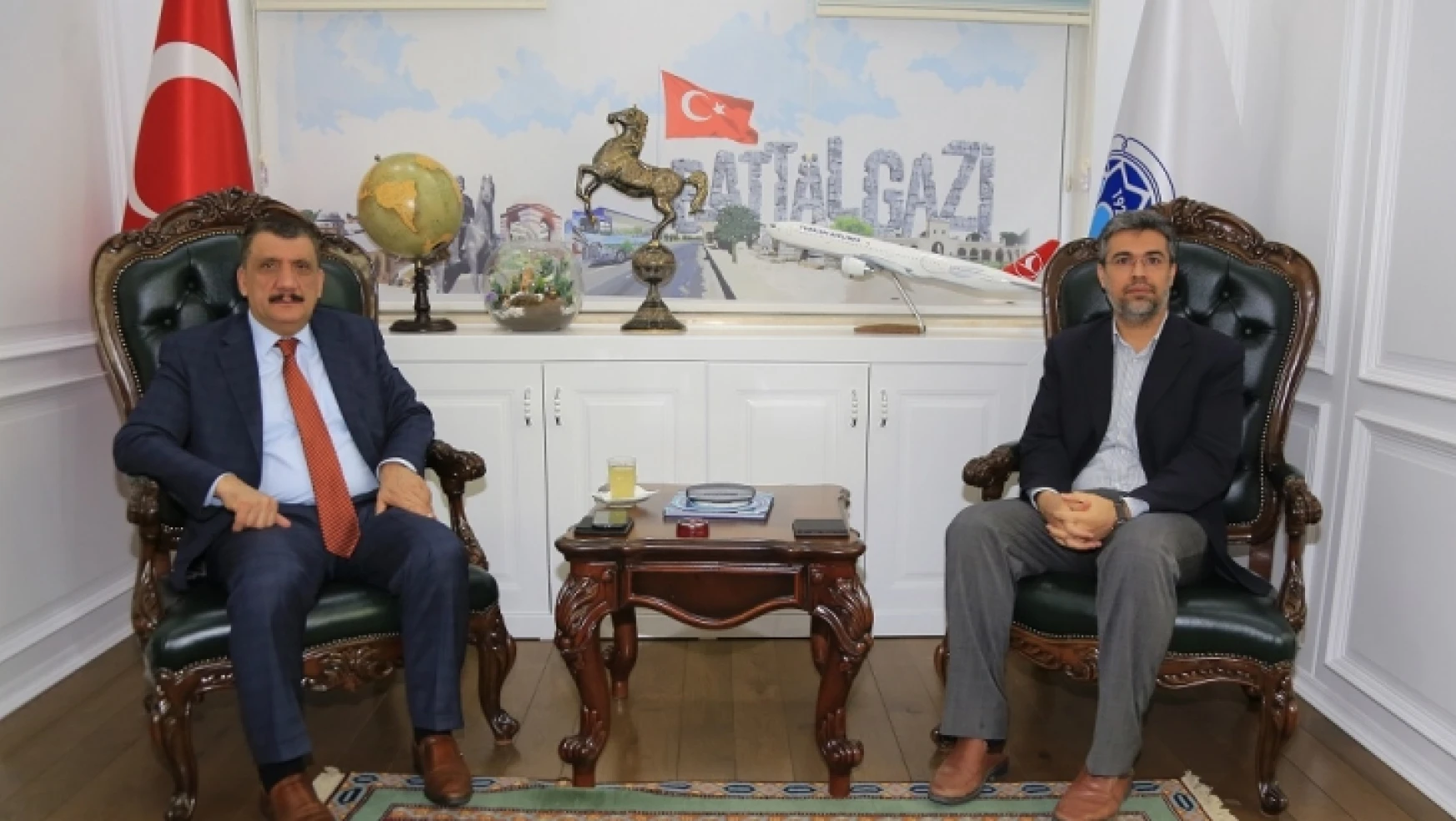 İHH Malatya Şube Yönetimi, Başkan Gürkan İle İstişarede Bulundu