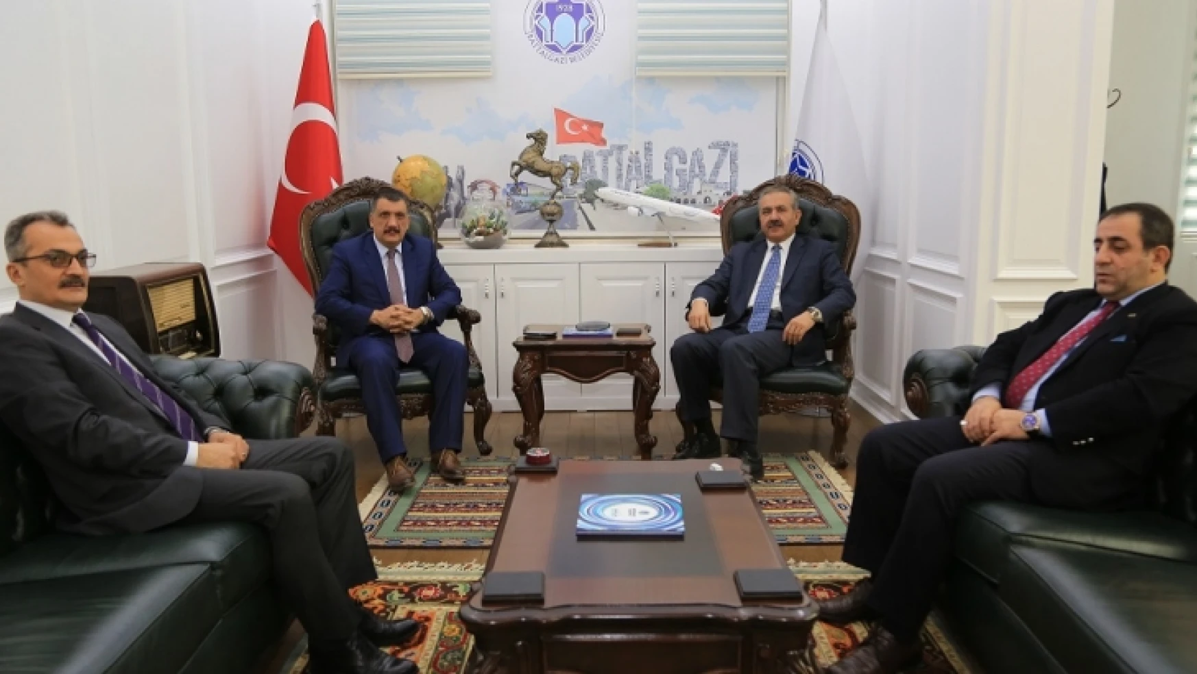 CHP 22. Dönem Malatya Milletvekili Kılıç, Başkan Gürkan'ı Ziyaret Etti